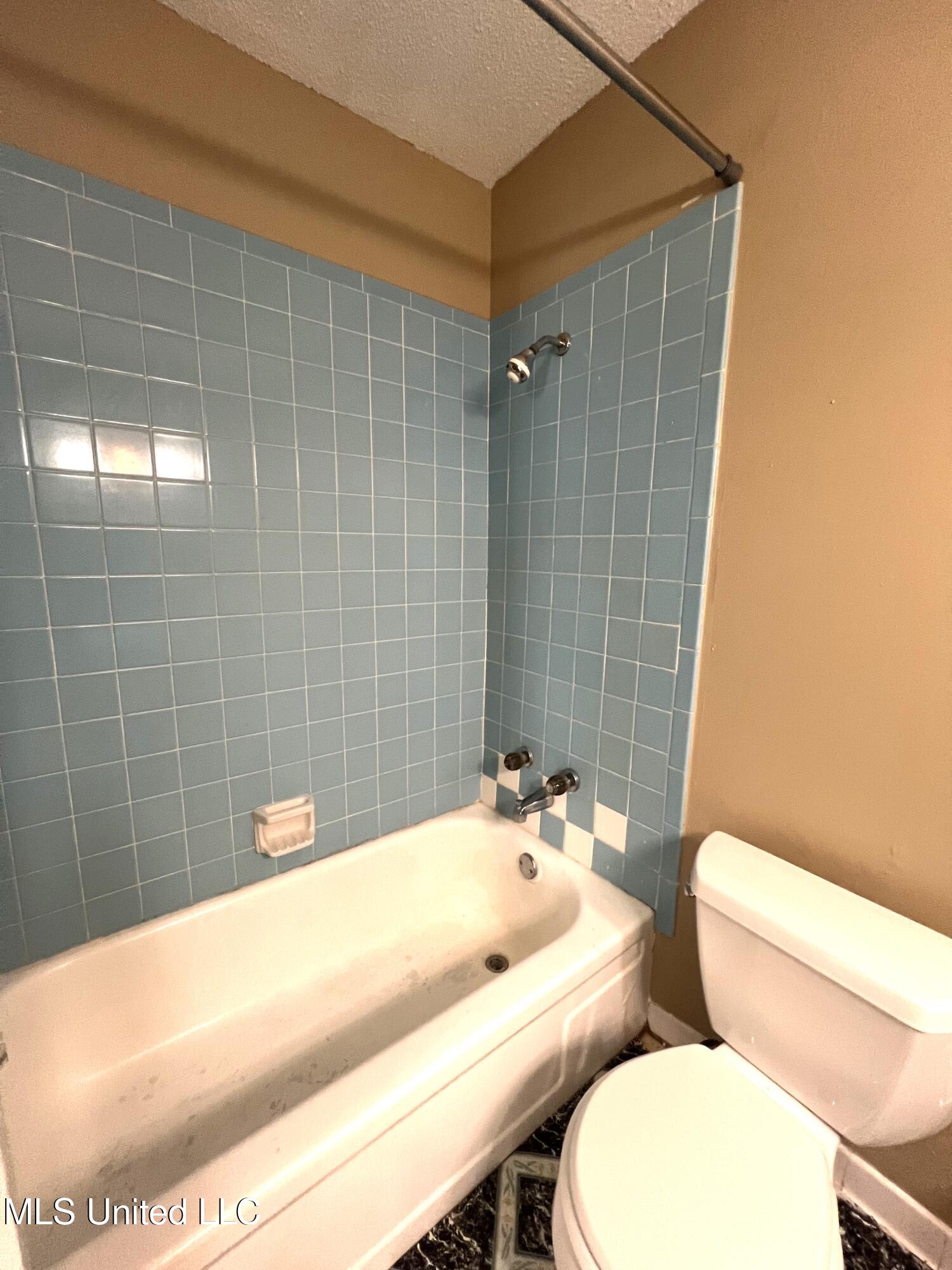 101 S Kern Drive Property Photo 9