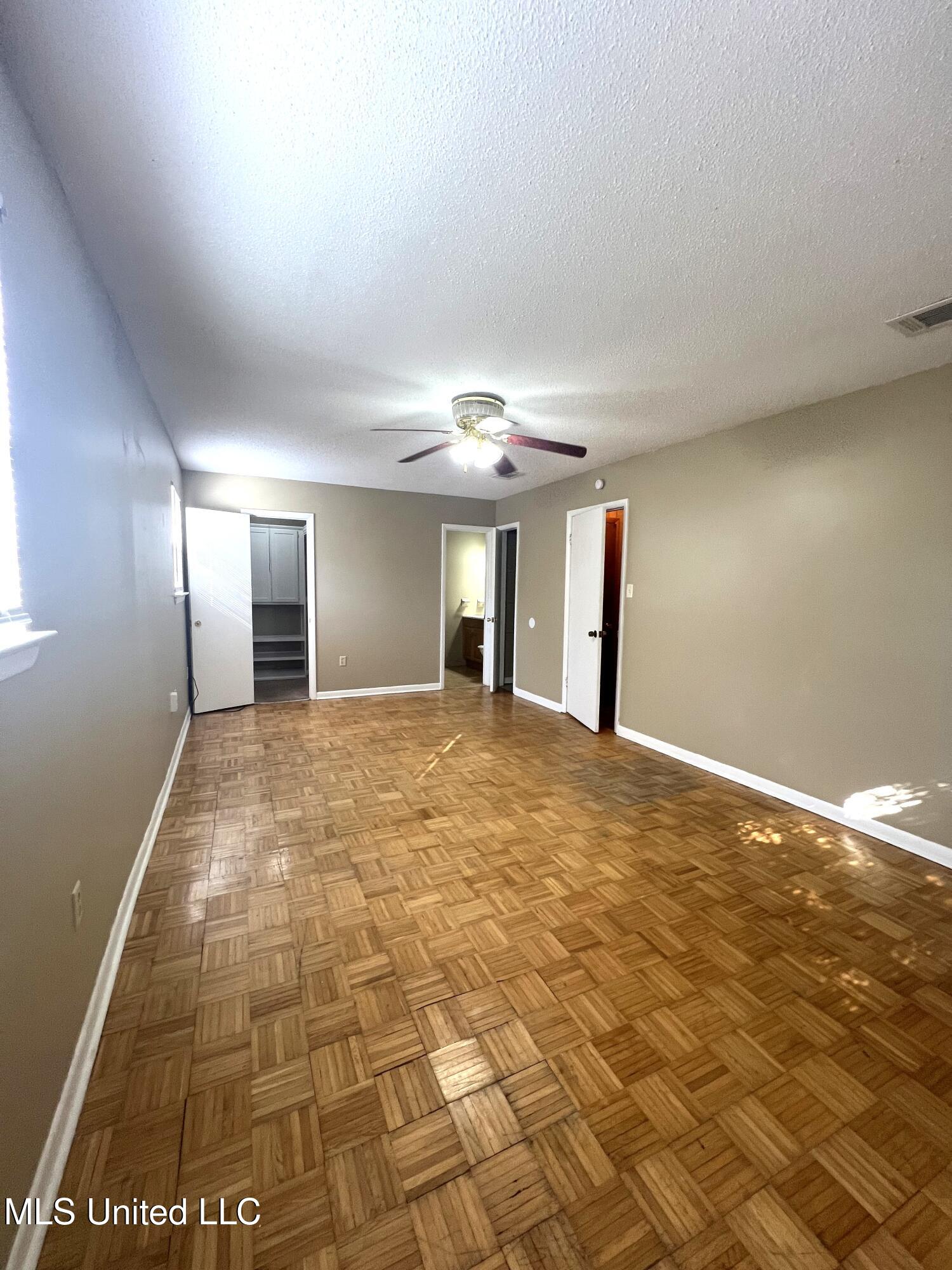 101 S Kern Drive Property Photo 17