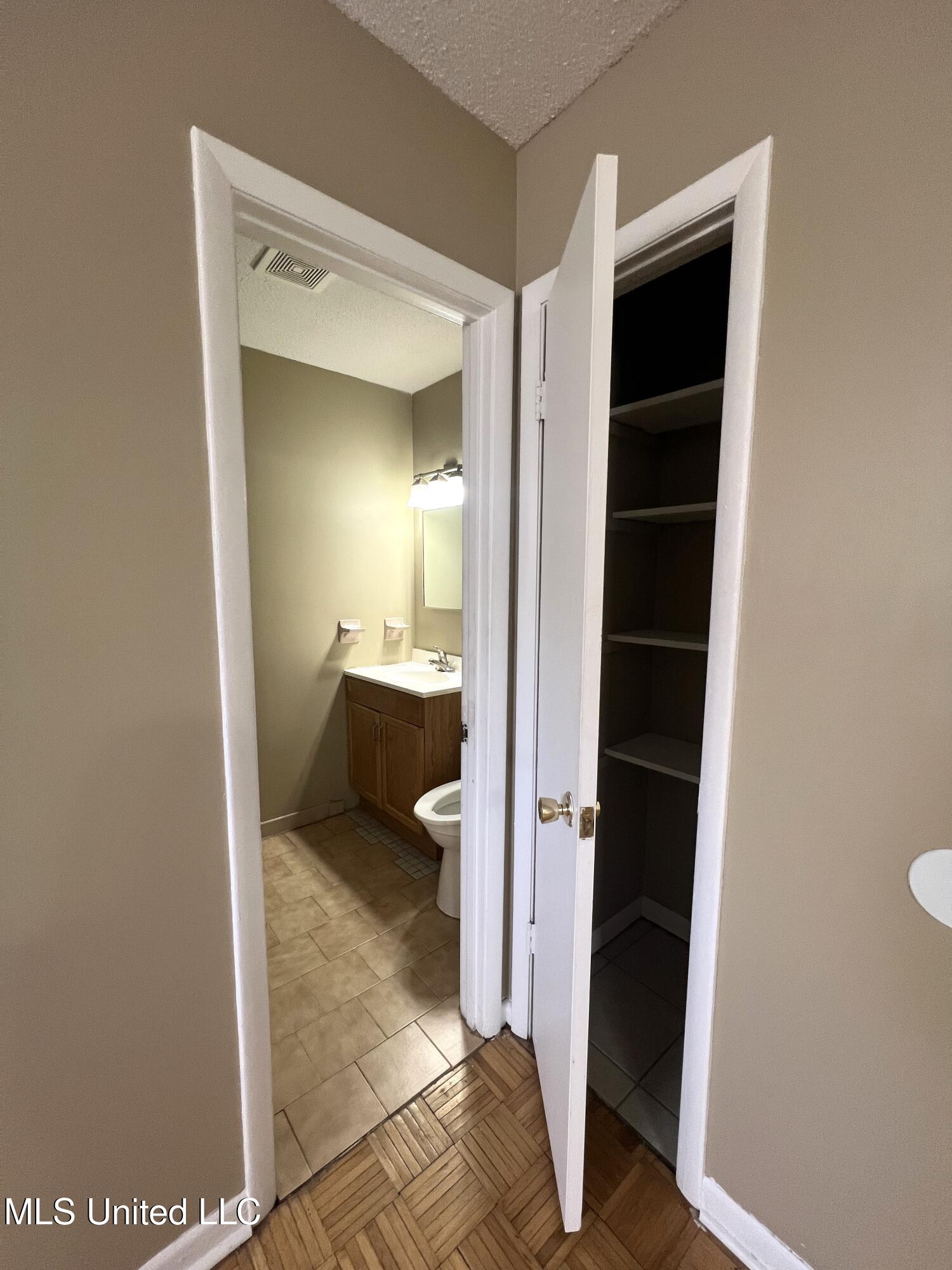 101 S Kern Drive Property Photo 19