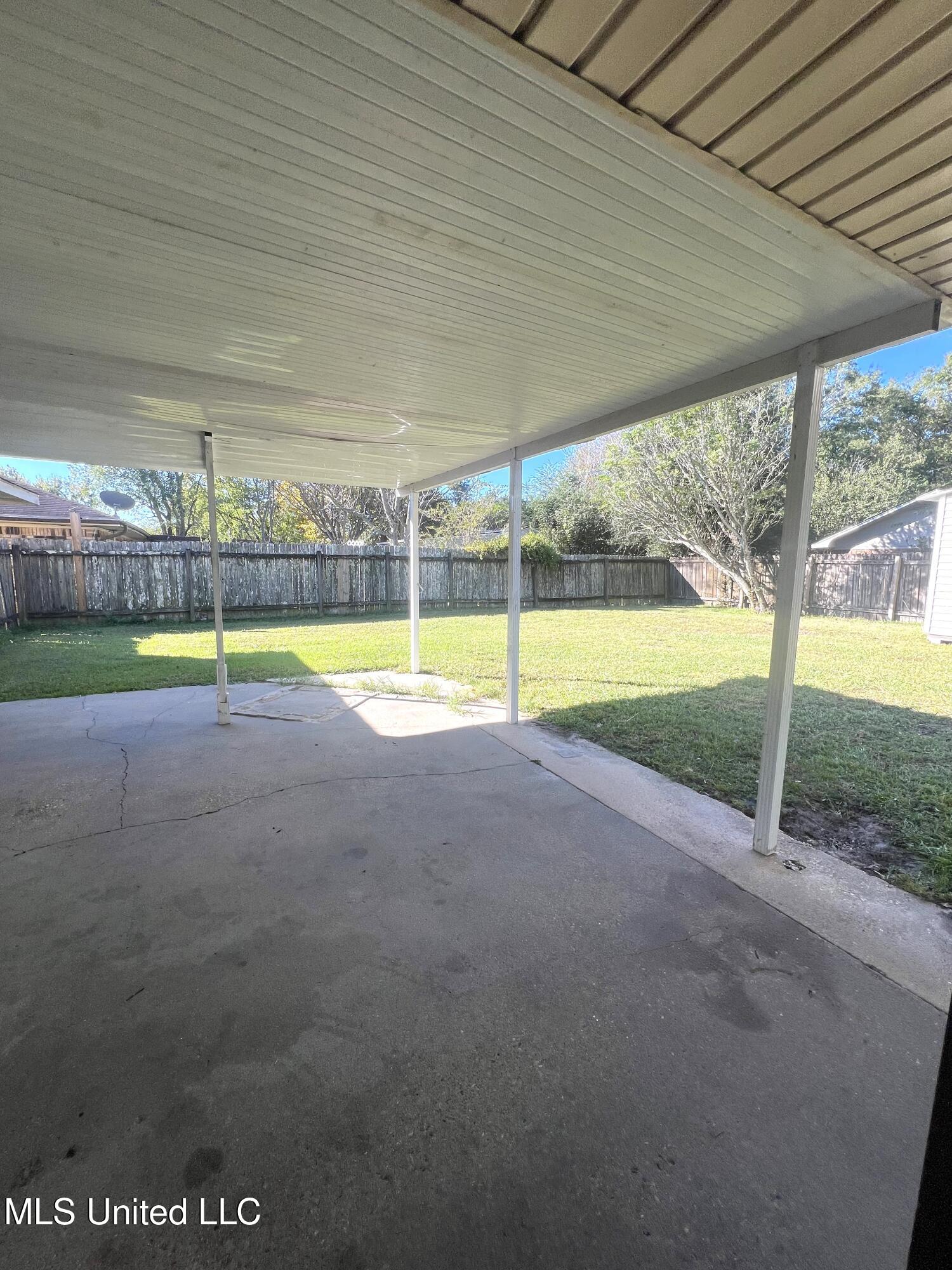 101 S Kern Drive Property Photo 21