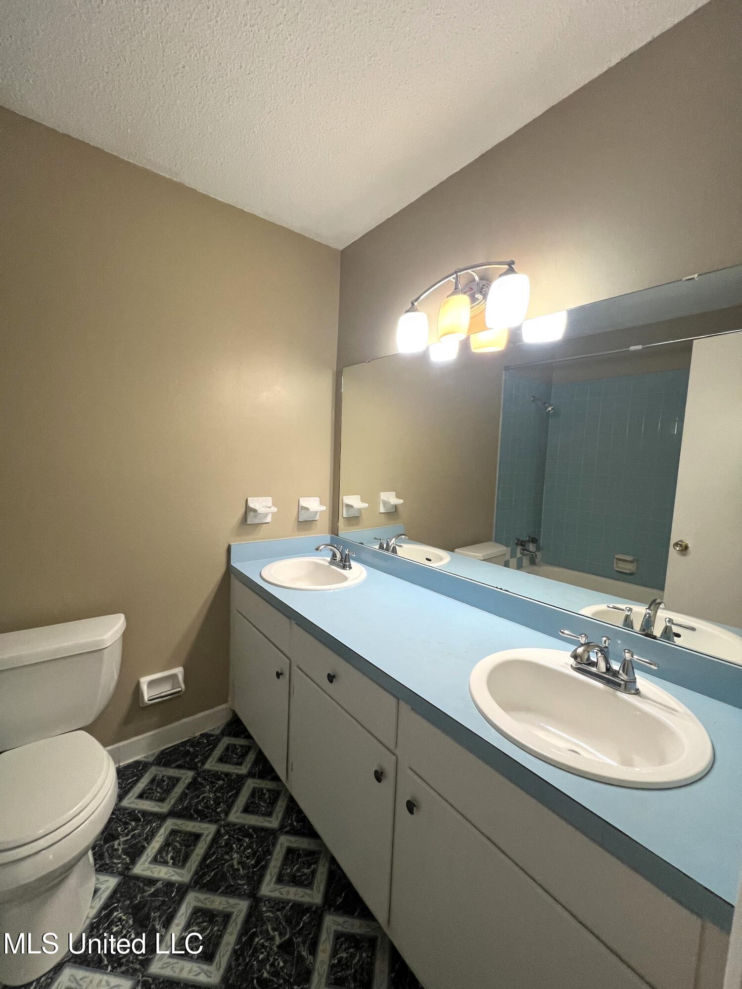 101 S Kern Drive Property Photo 23