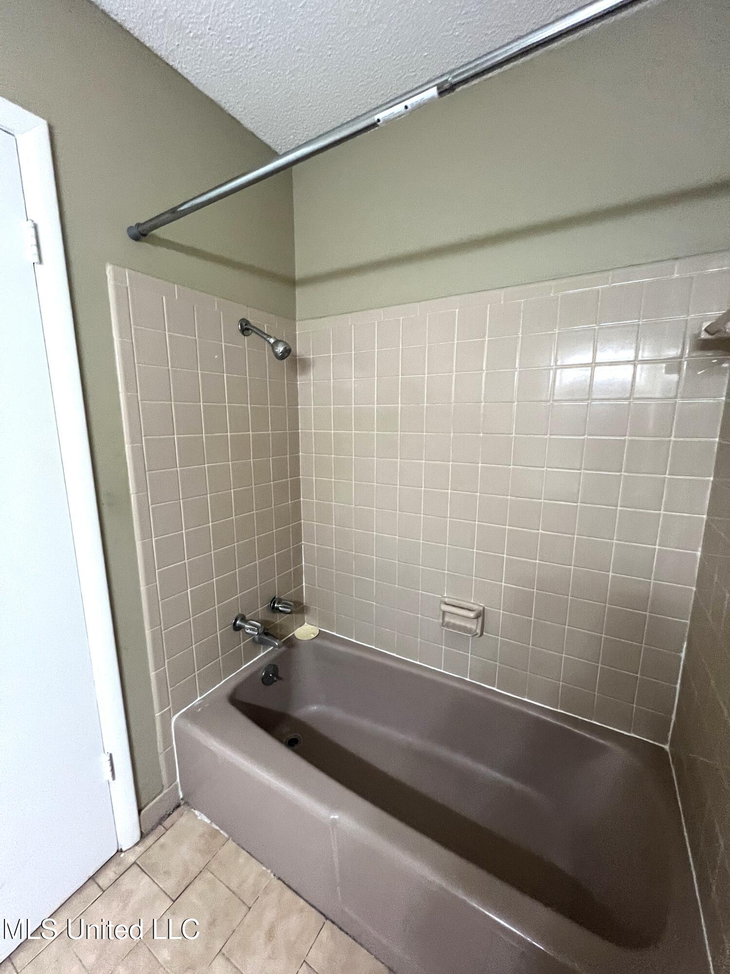 101 S Kern Drive Property Photo 24