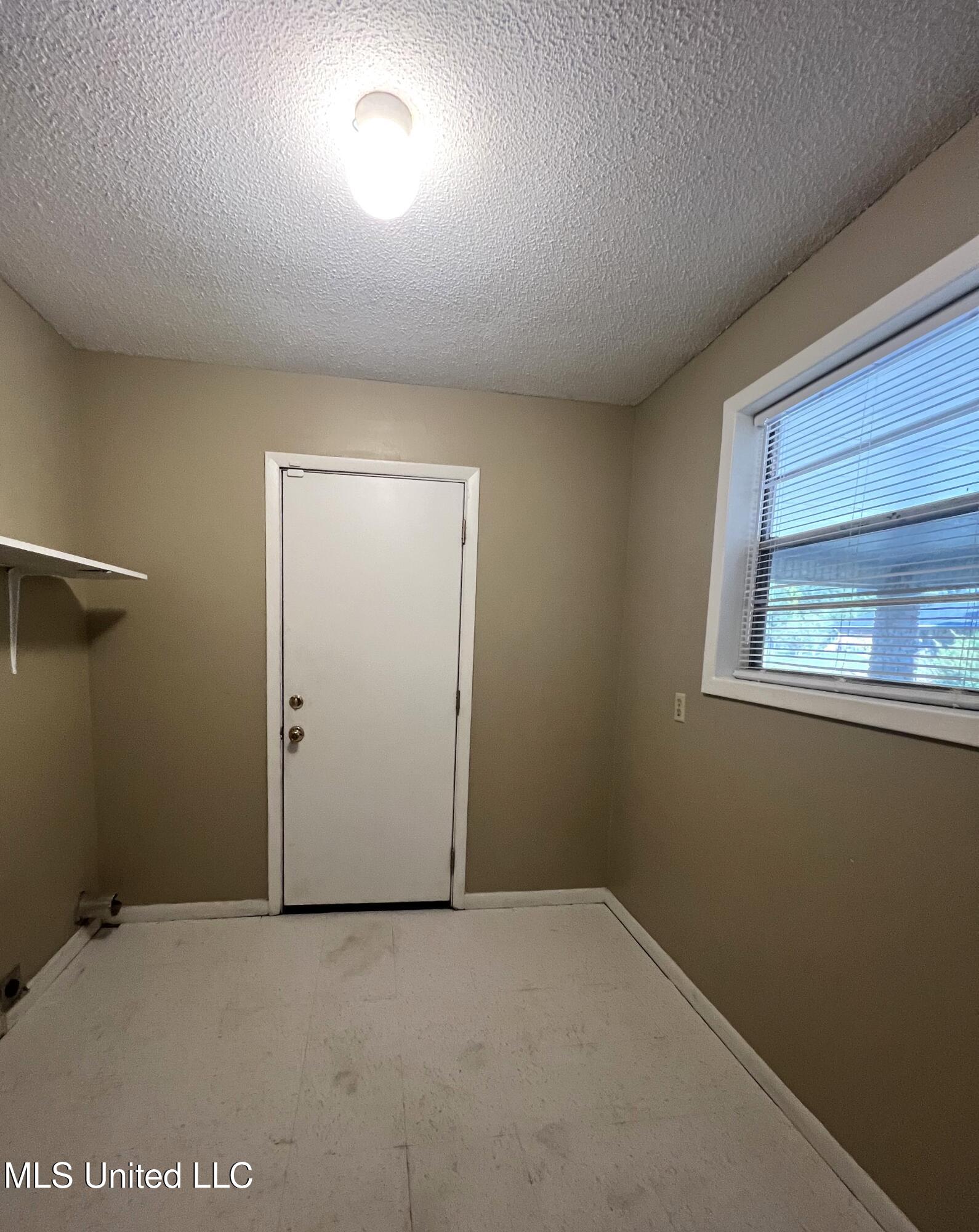 101 S Kern Drive Property Photo 25