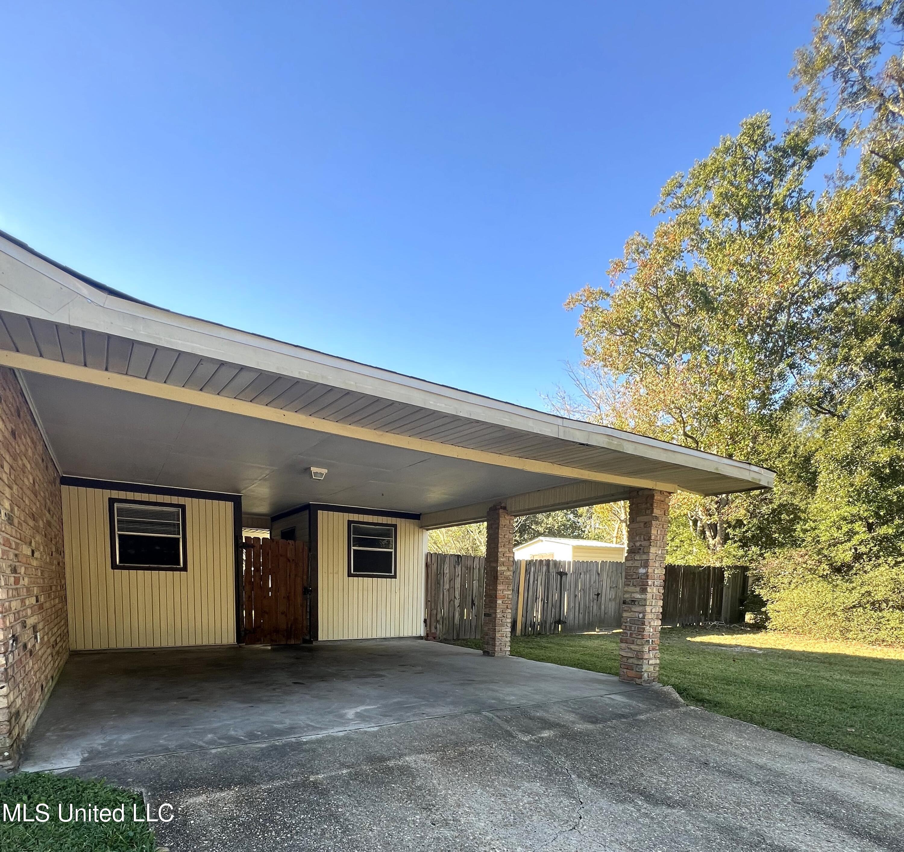 101 S Kern Drive Property Photo 26