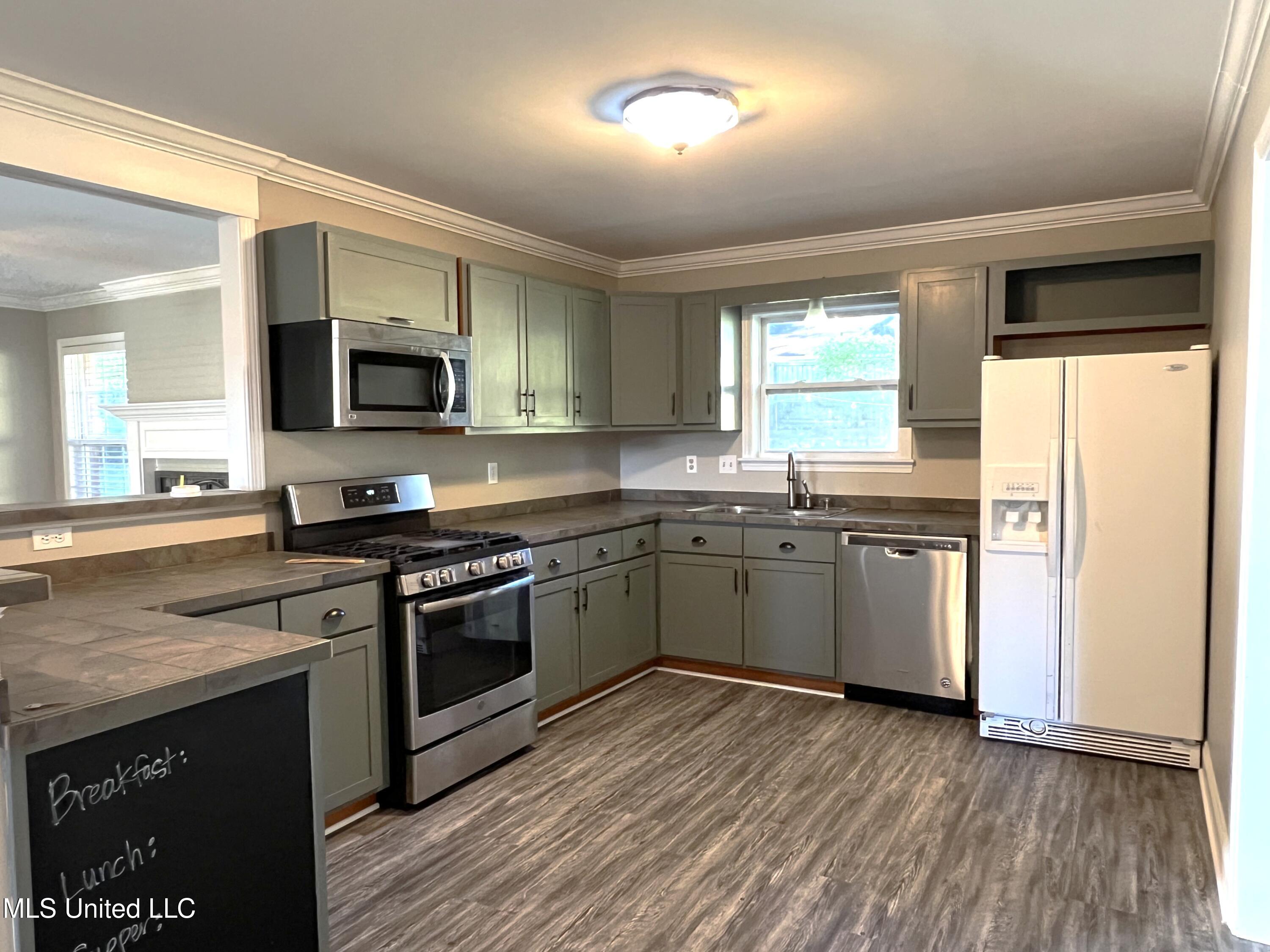 8539 Chesterfield Drive Property Photo 2