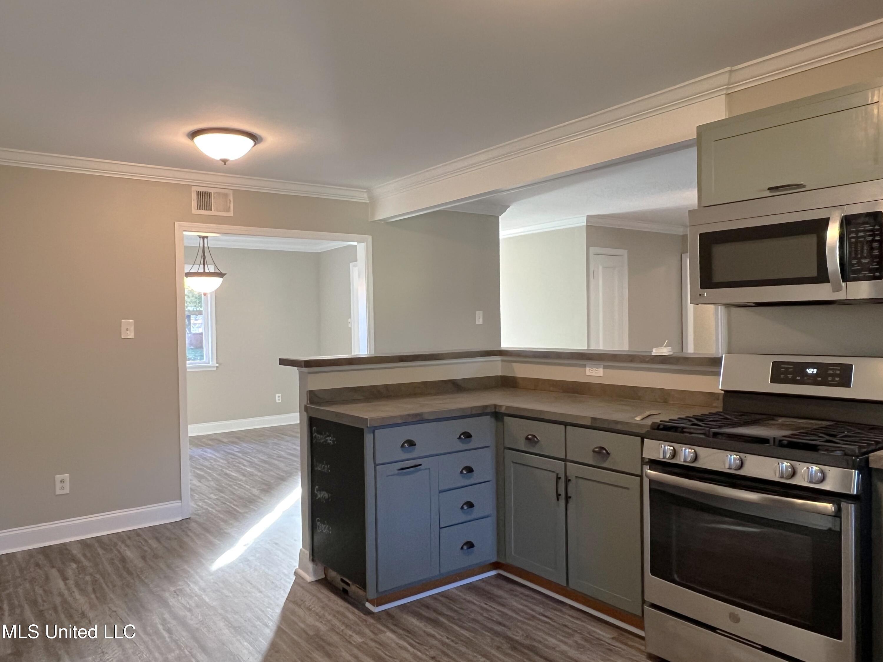 8539 Chesterfield Drive Property Photo 3