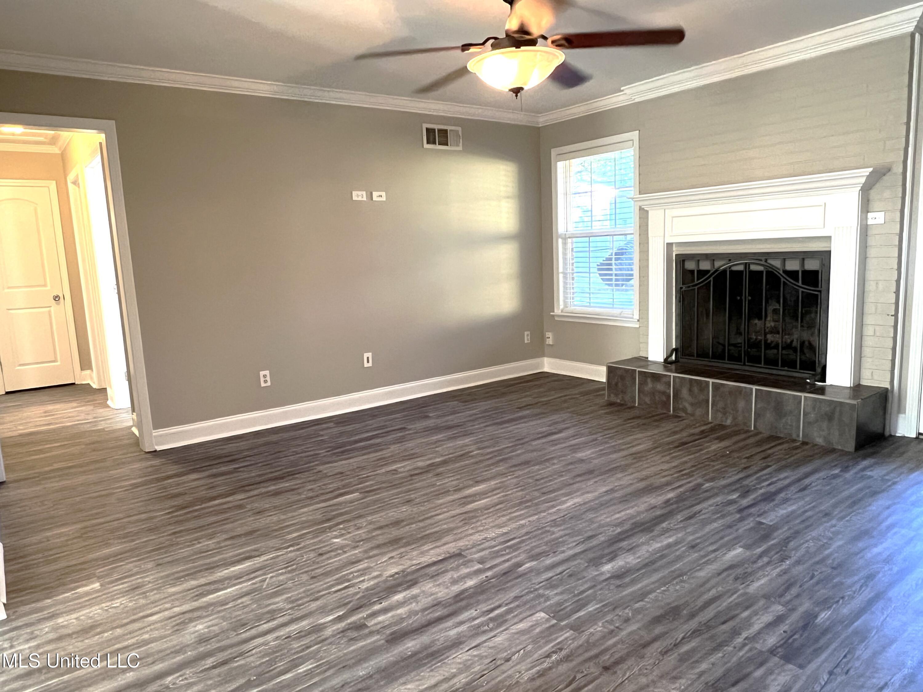 8539 Chesterfield Drive Property Photo 5