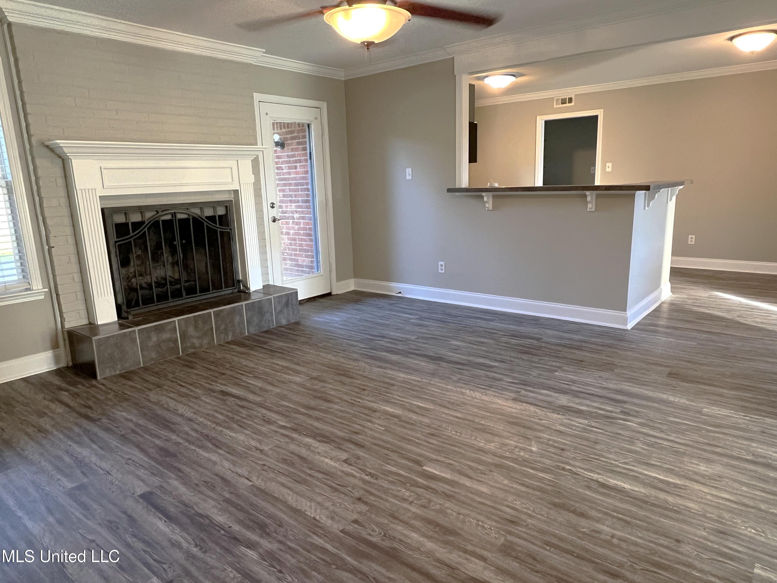 8539 Chesterfield Drive Property Photo 6