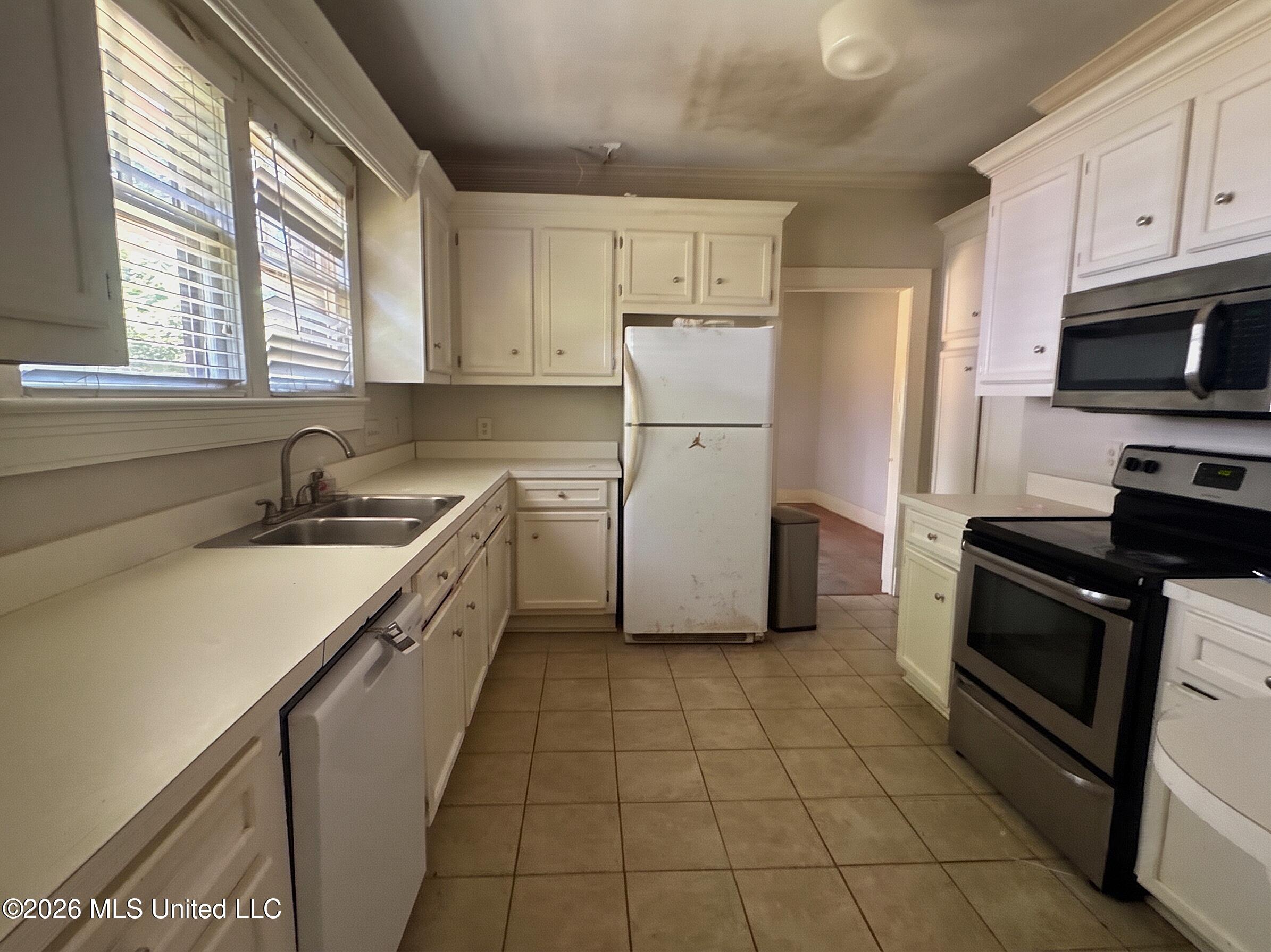 627 Mohawk Avenue Property Photo 2
