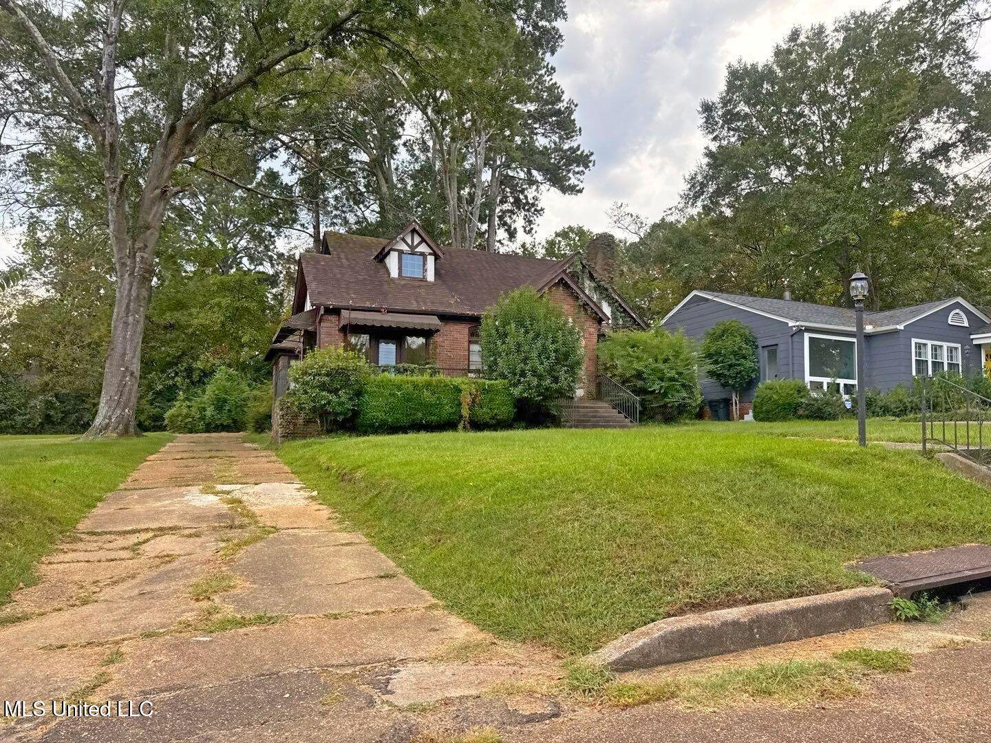 627 Mohawk Avenue Property Photo 5