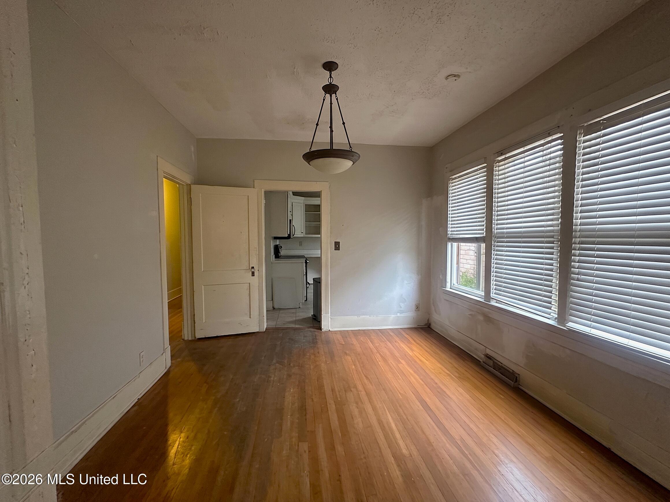 627 Mohawk Avenue Property Photo 5