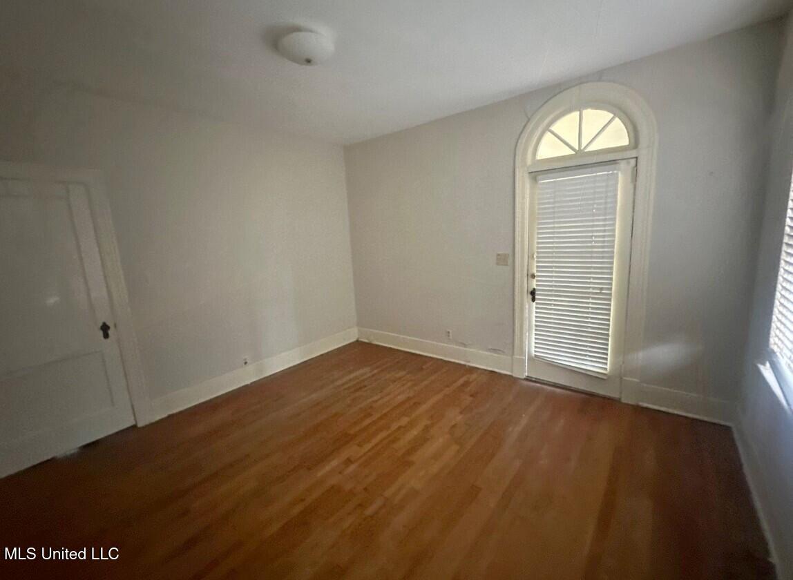 627 Mohawk Avenue Property Photo 6