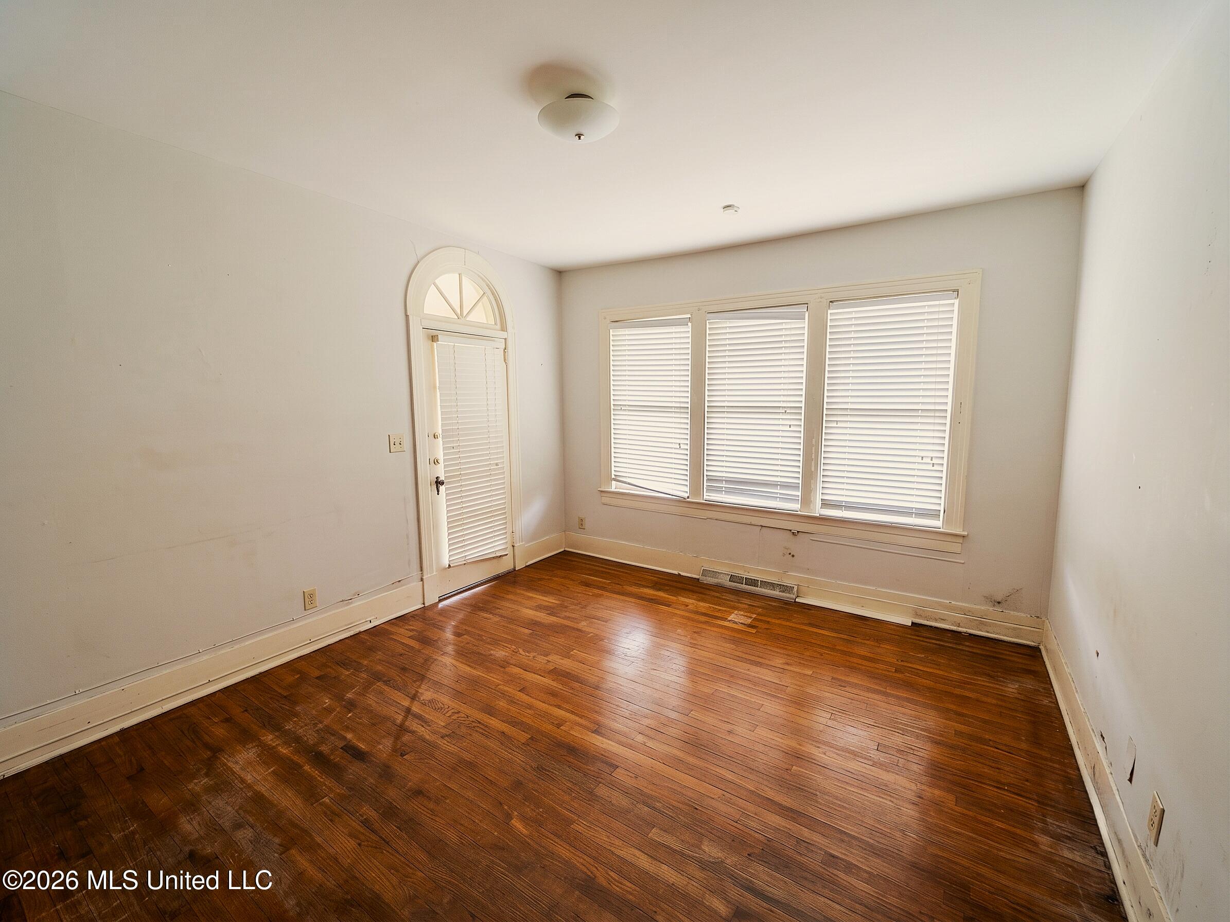 627 Mohawk Avenue Property Photo 7