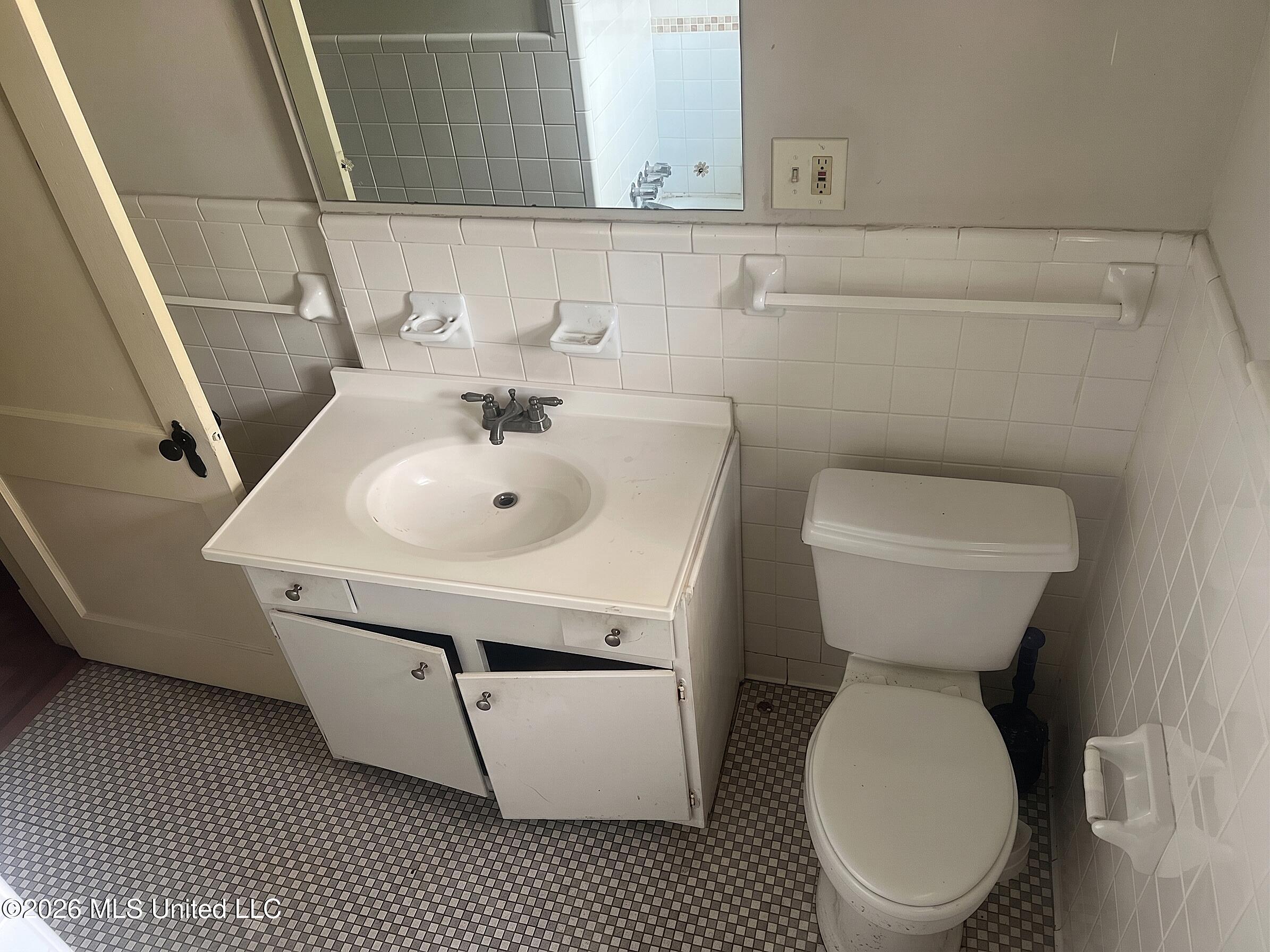 627 Mohawk Avenue Property Photo 8