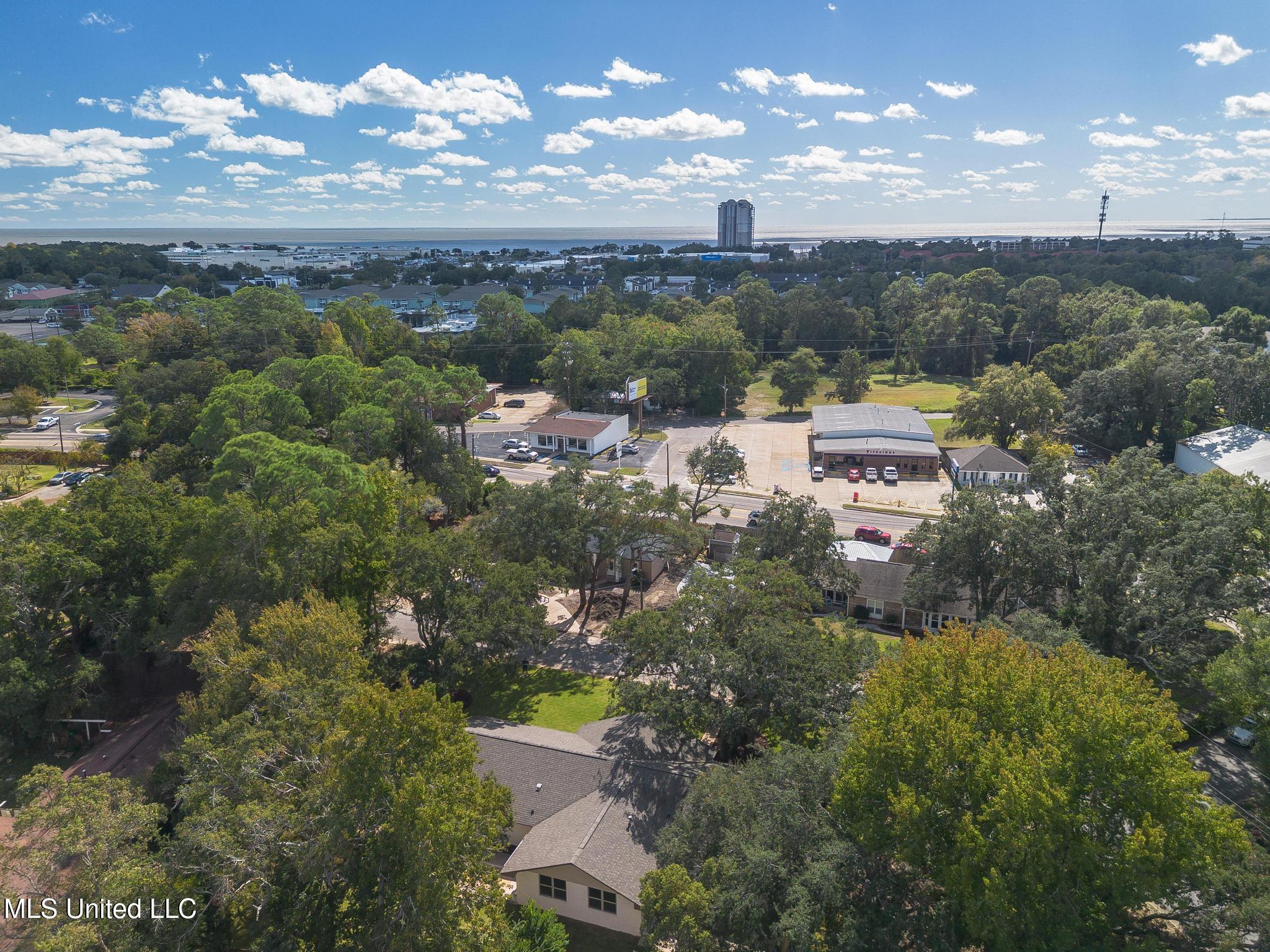 306 Westview Drive Property Photo 3