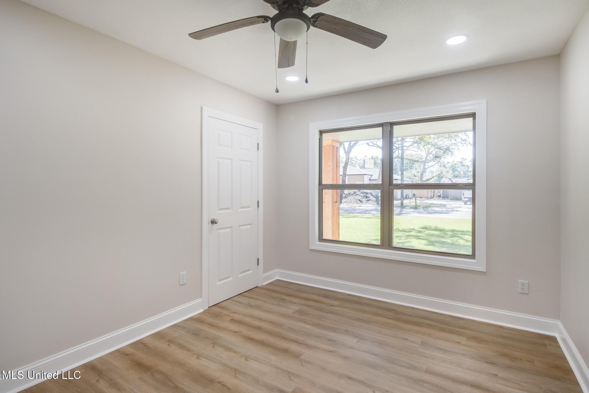 306 Westview Drive Property Photo 8