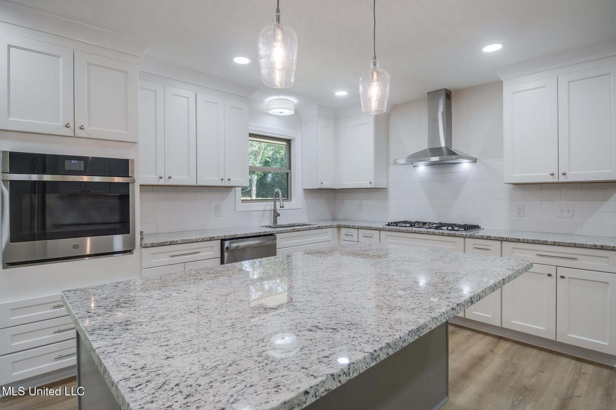 306 Westview Drive Property Photo 12