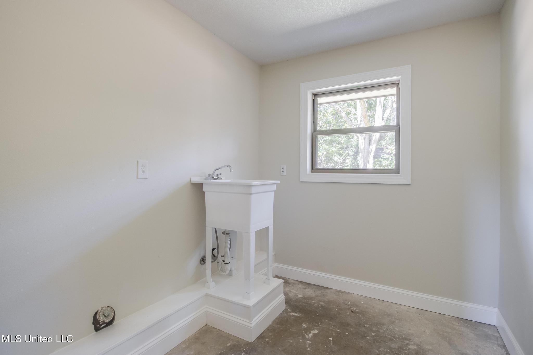 306 Westview Drive Property Photo 32