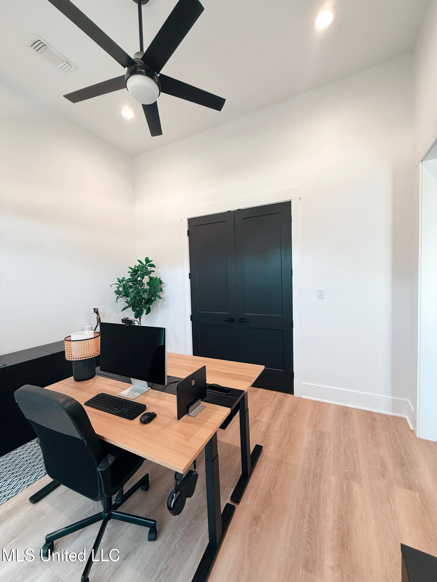 10 Switch Road Property Photo 3