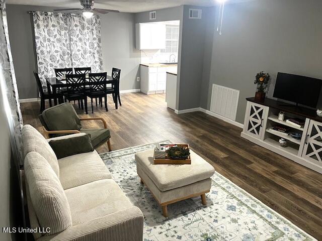 14151 N Highway 35 Property Photo 8