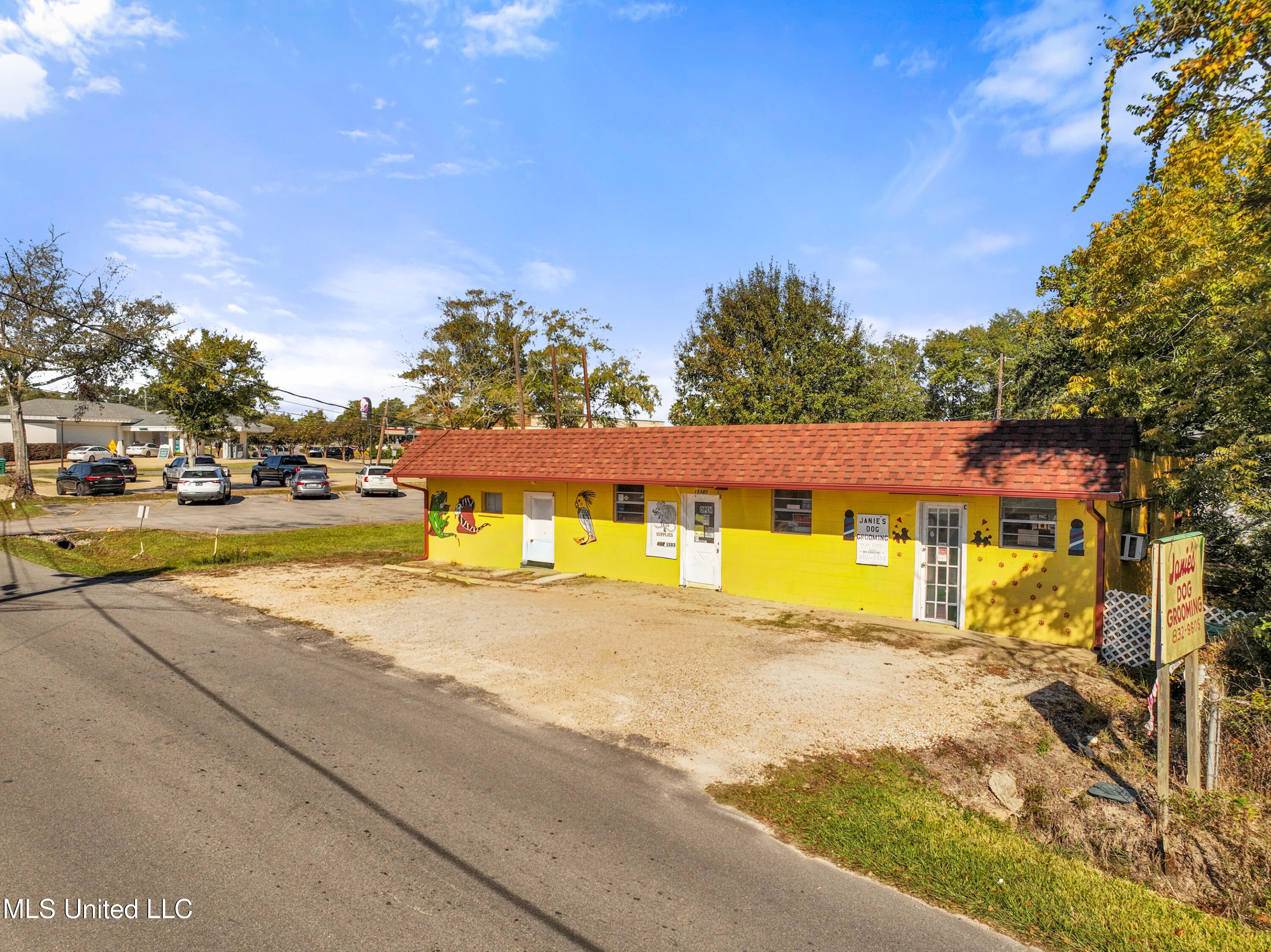 15380 5th Street Property Photo 2