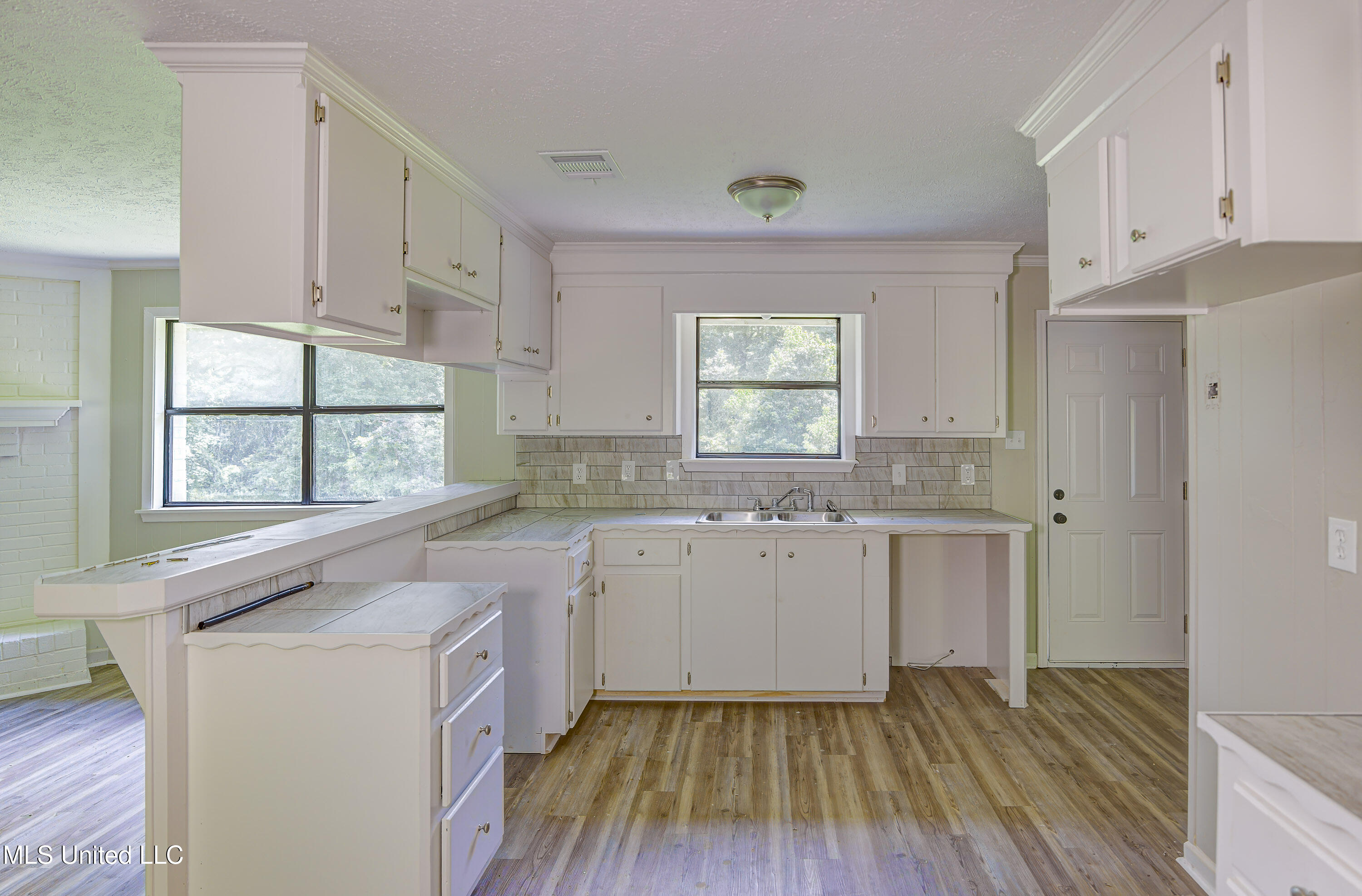4534 Halls Ferry Road Property Photo 5