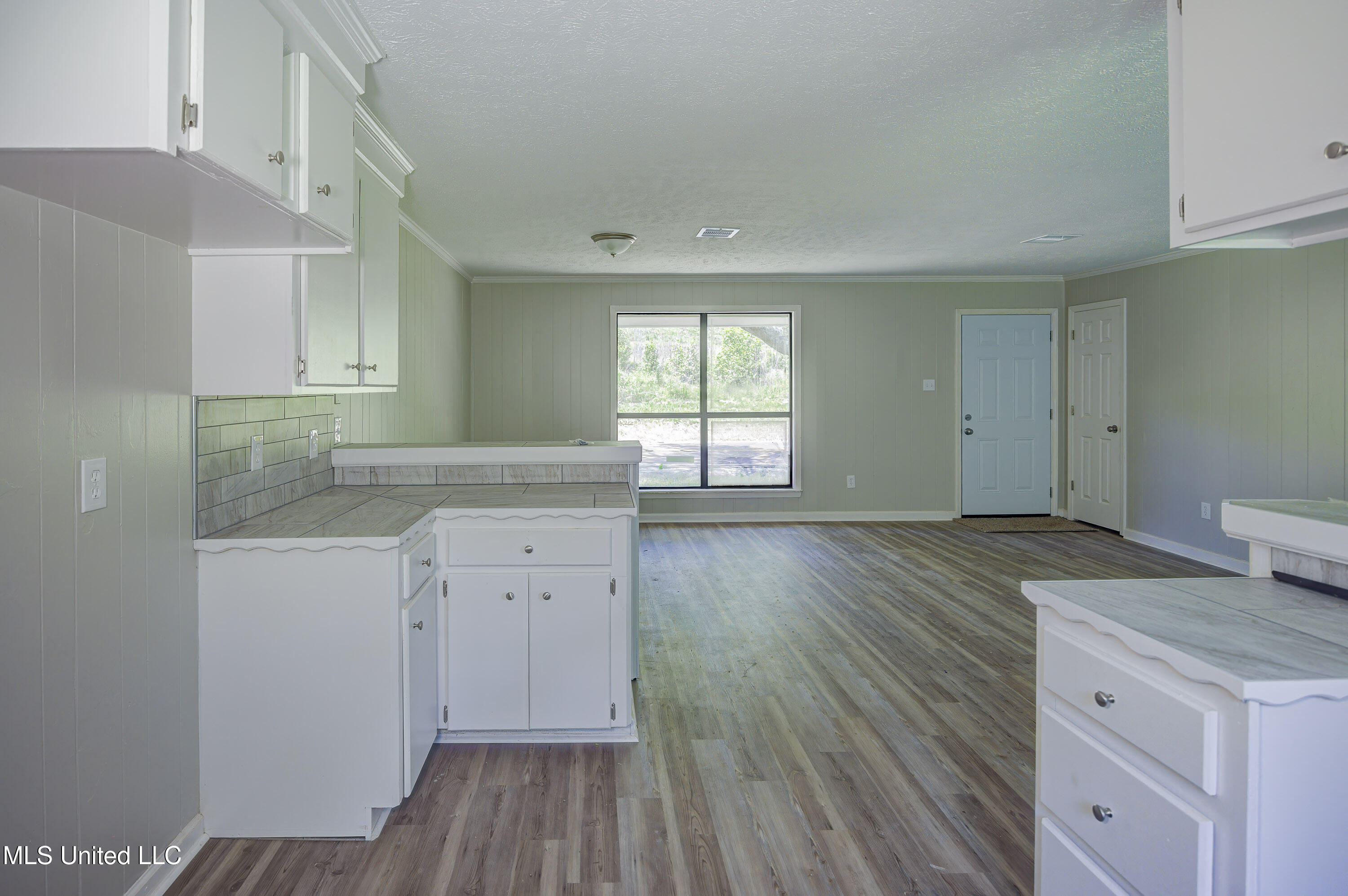 4534 Halls Ferry Road Property Photo 7