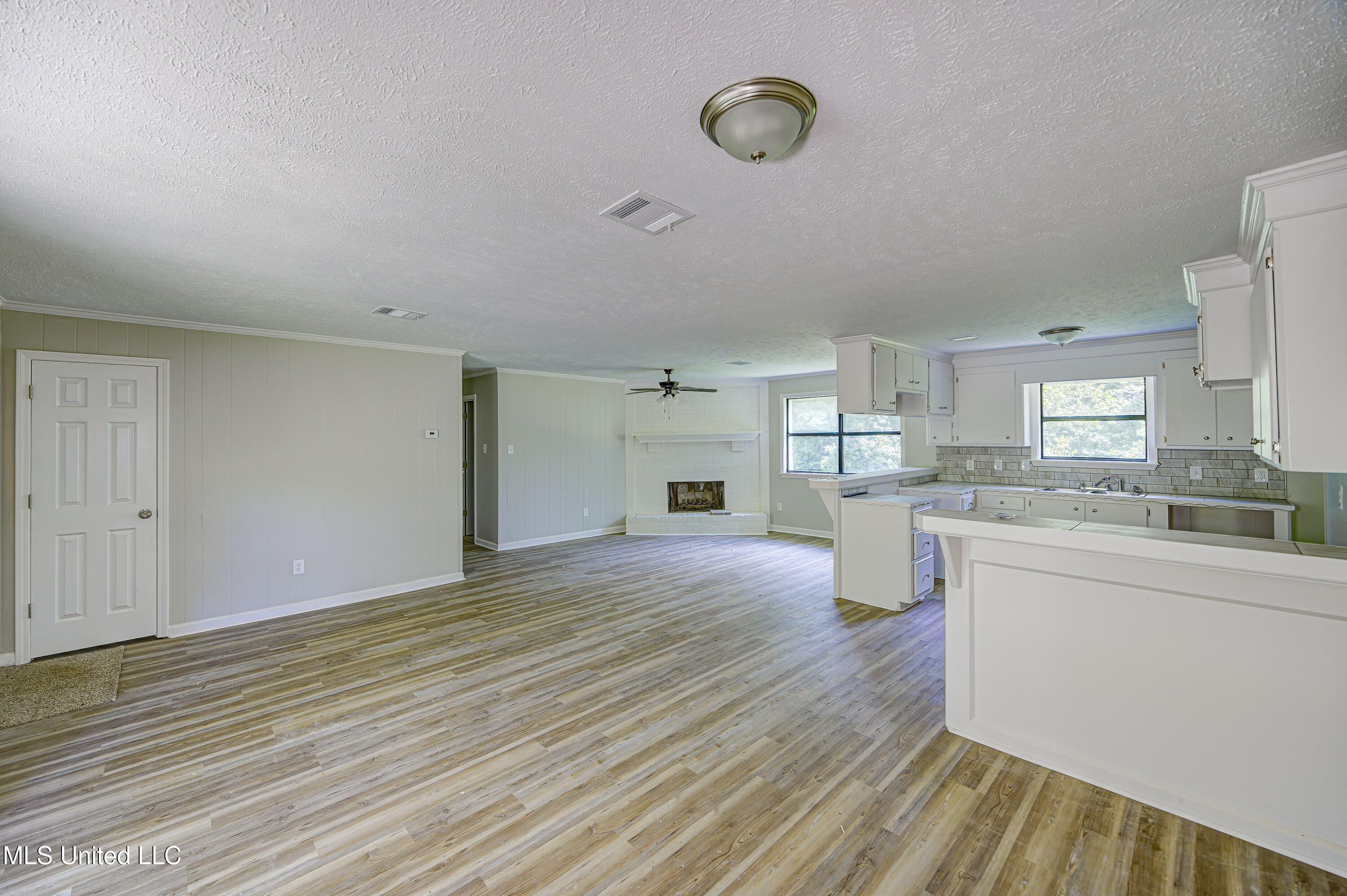 4534 Halls Ferry Road Property Photo 8