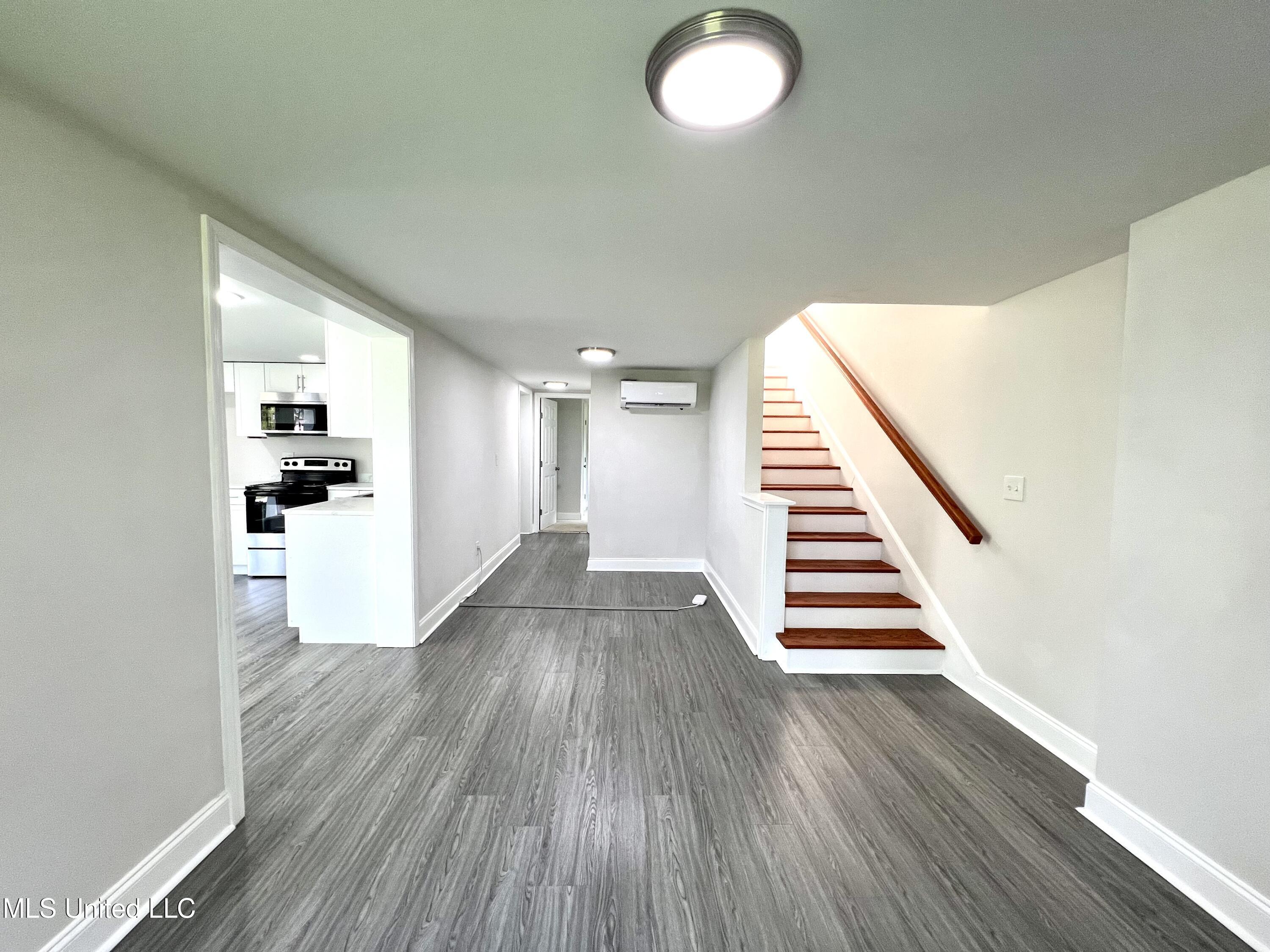 1074 Pleasant Grove Road Property Photo 3