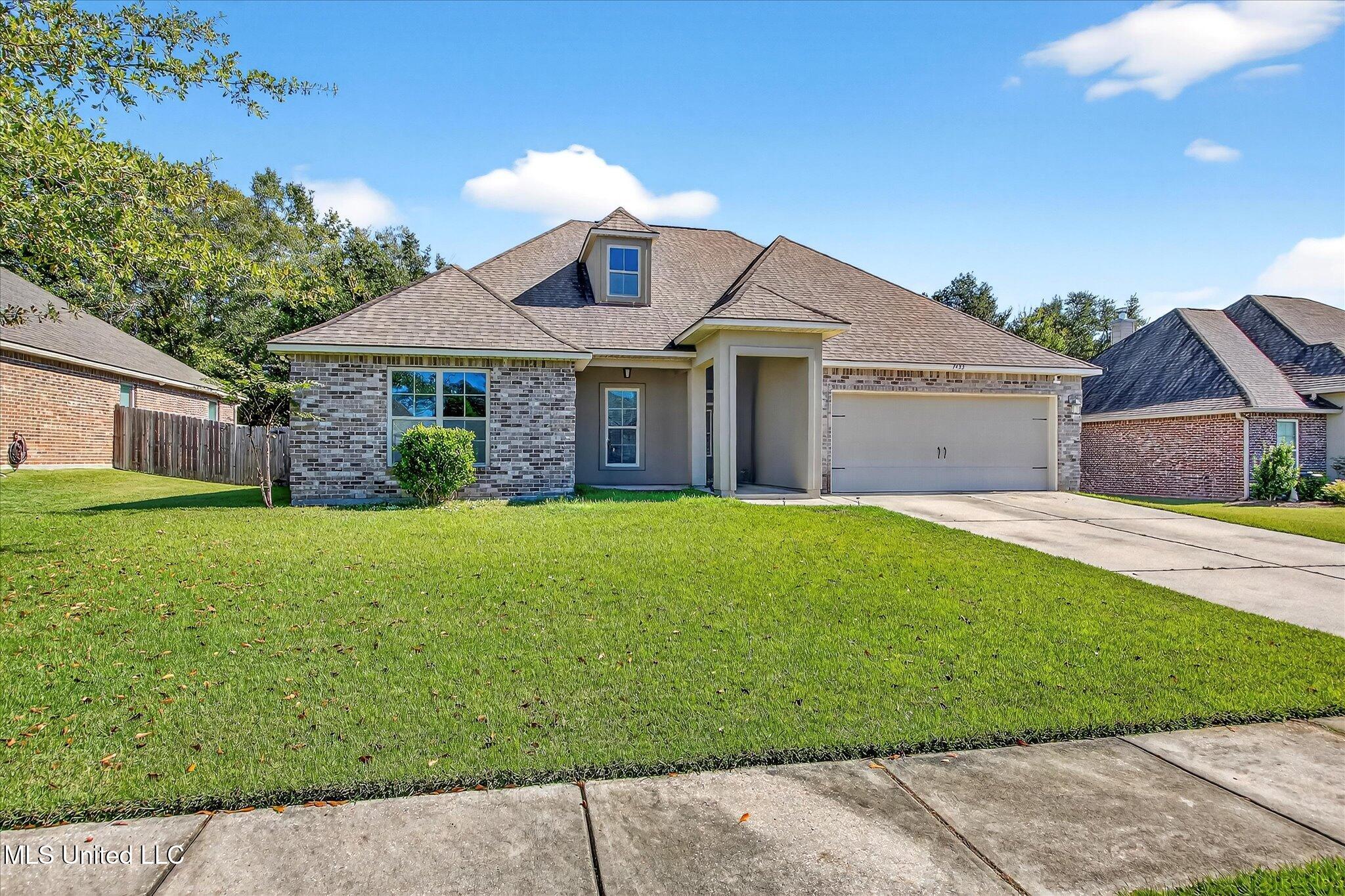 7432 Saints Circle Property Photo 3