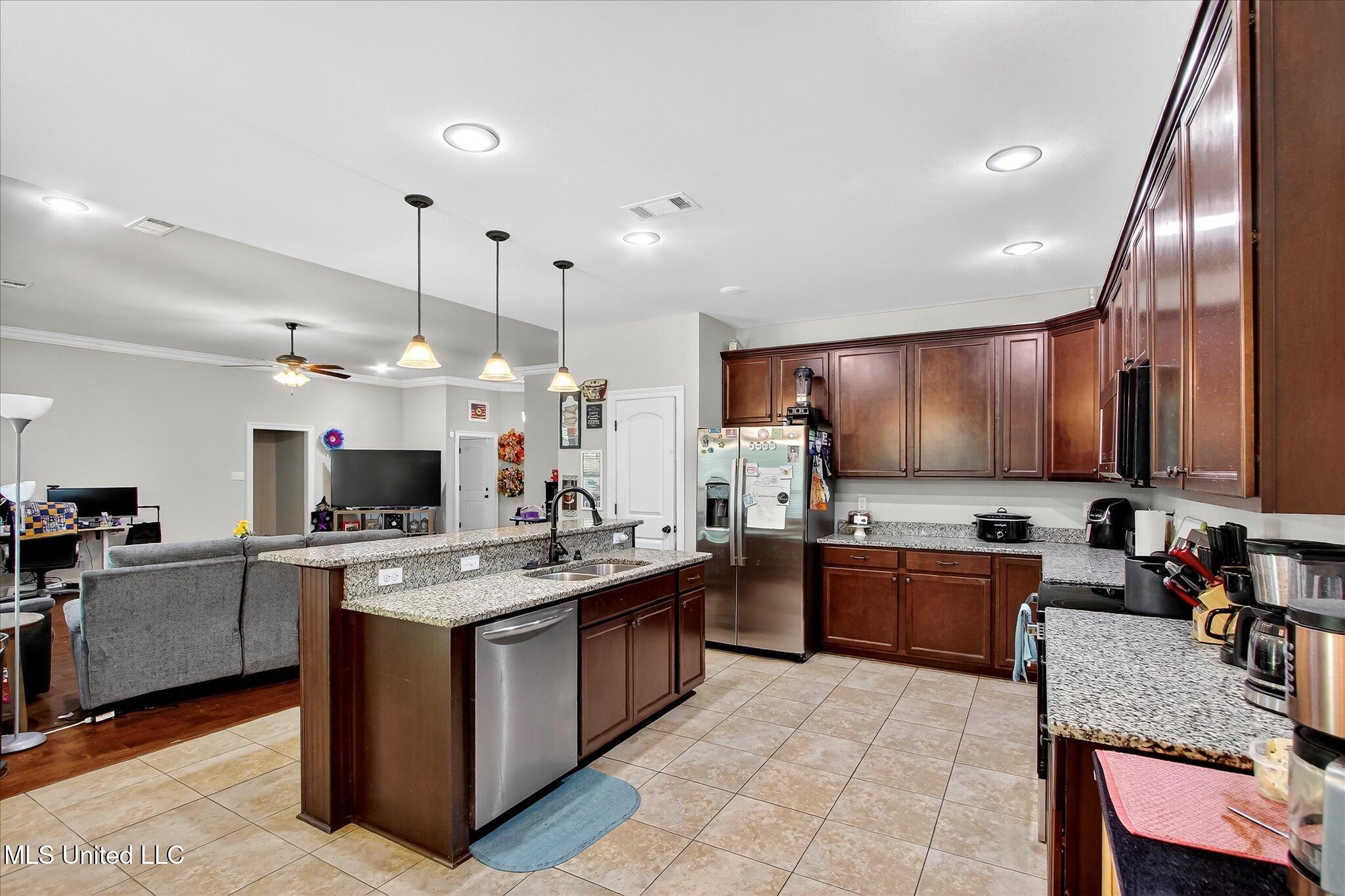 7432 Saints Circle Property Photo 14