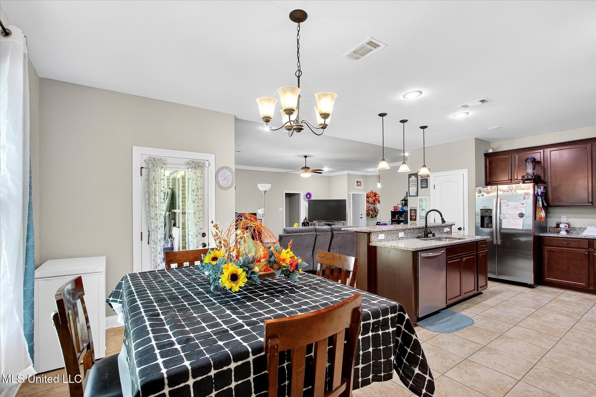 7432 Saints Circle Property Photo 21