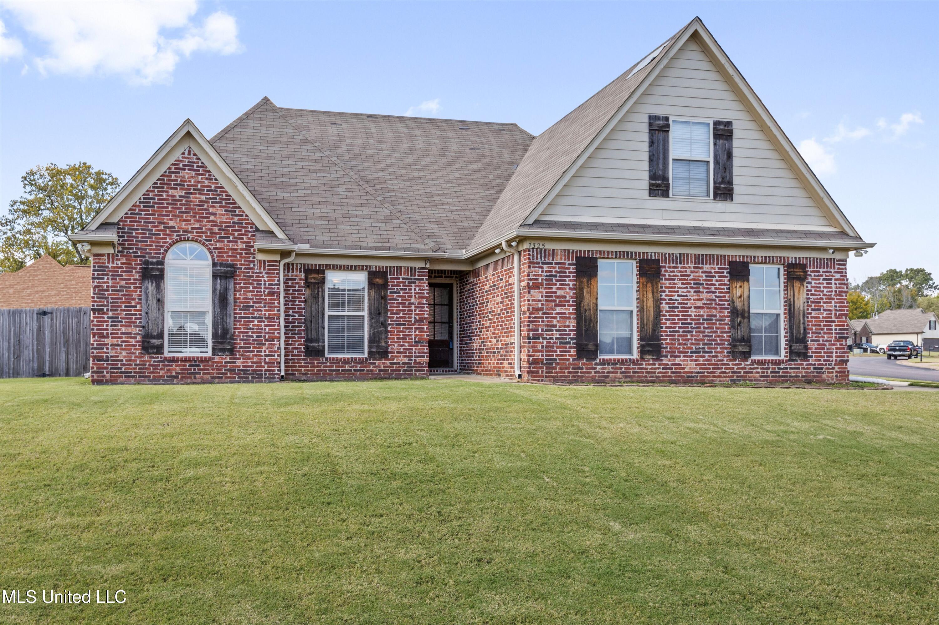 7325 Willow Point Drive Property Photo 1