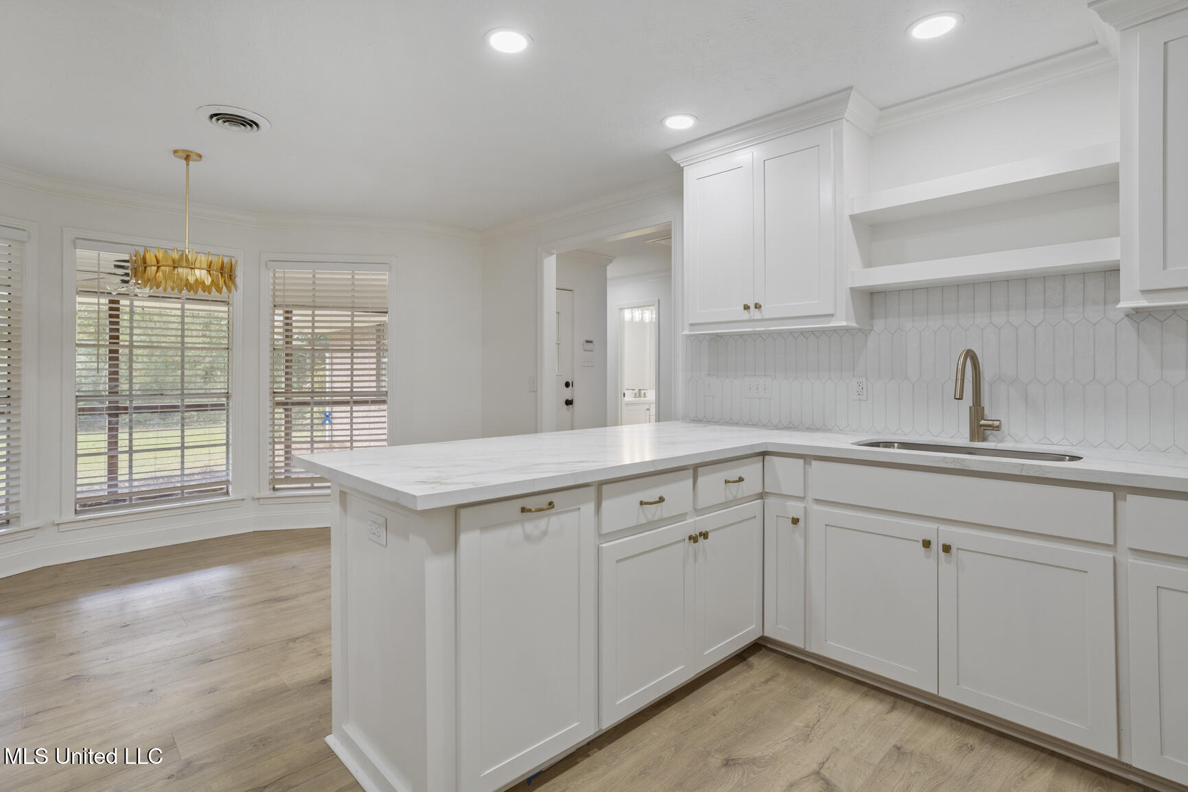 445 Armour Drive Property Photo 7