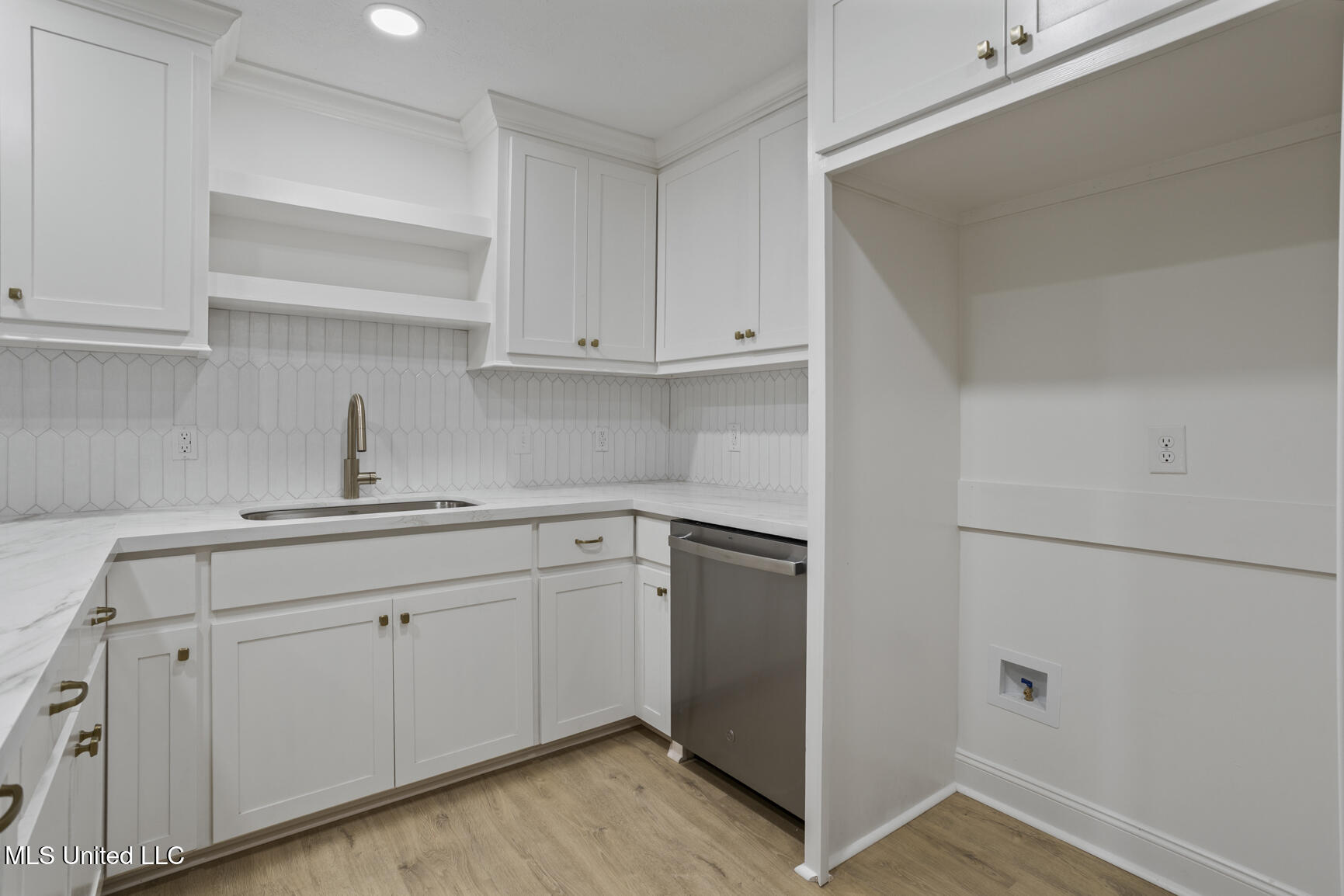 445 Armour Drive Property Photo 8