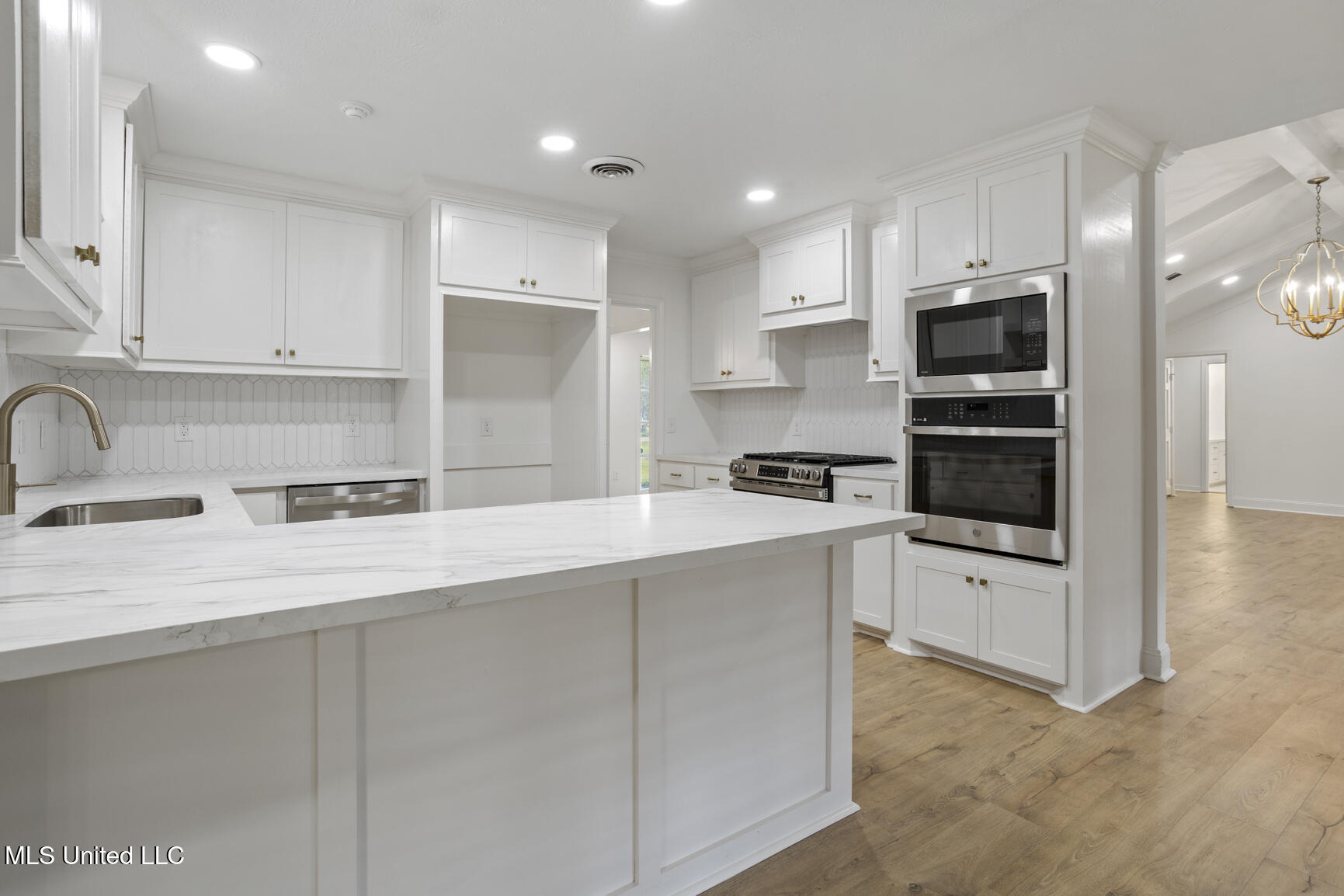 445 Armour Drive Property Photo 9