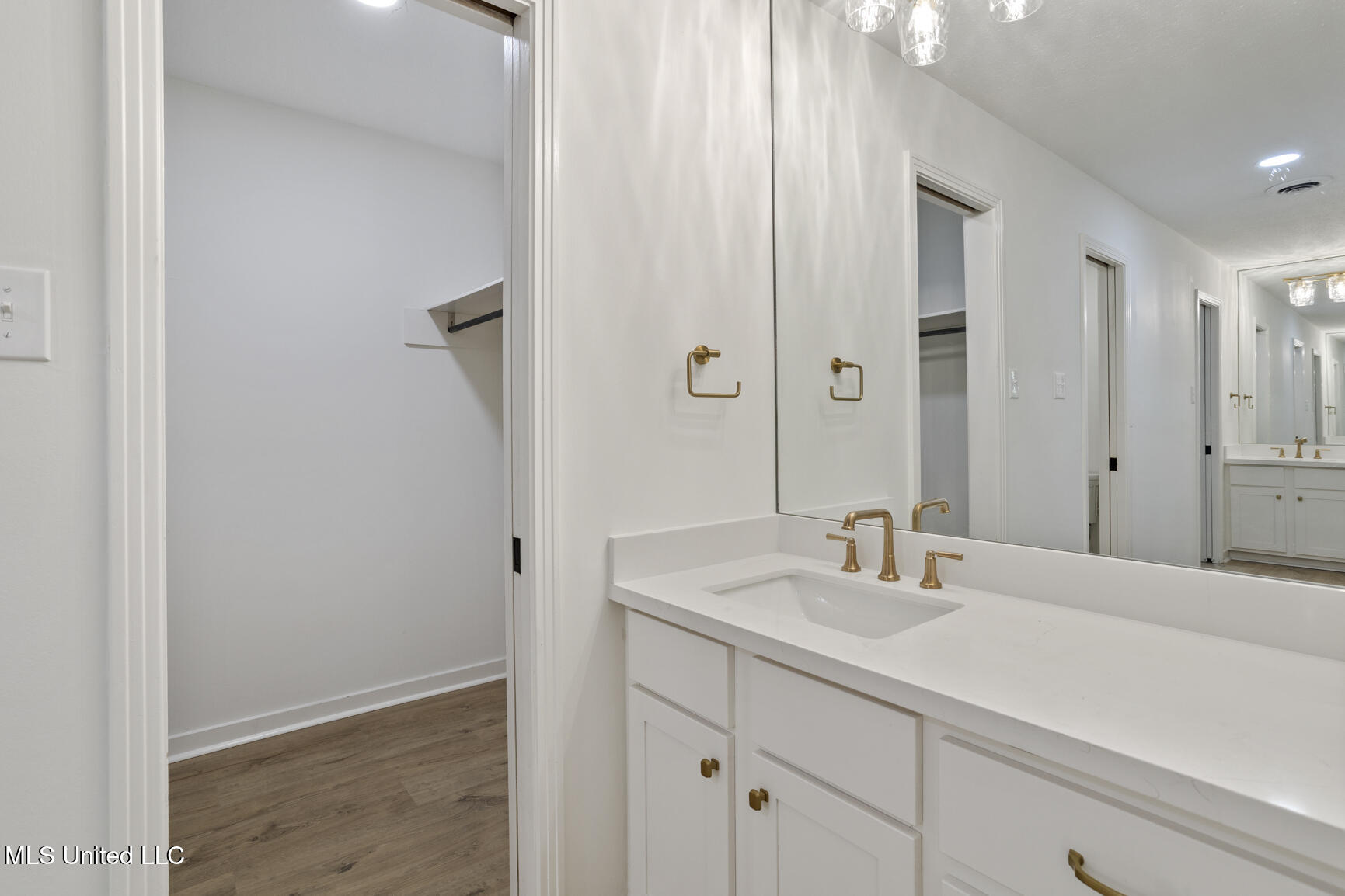 445 Armour Drive Property Photo 29