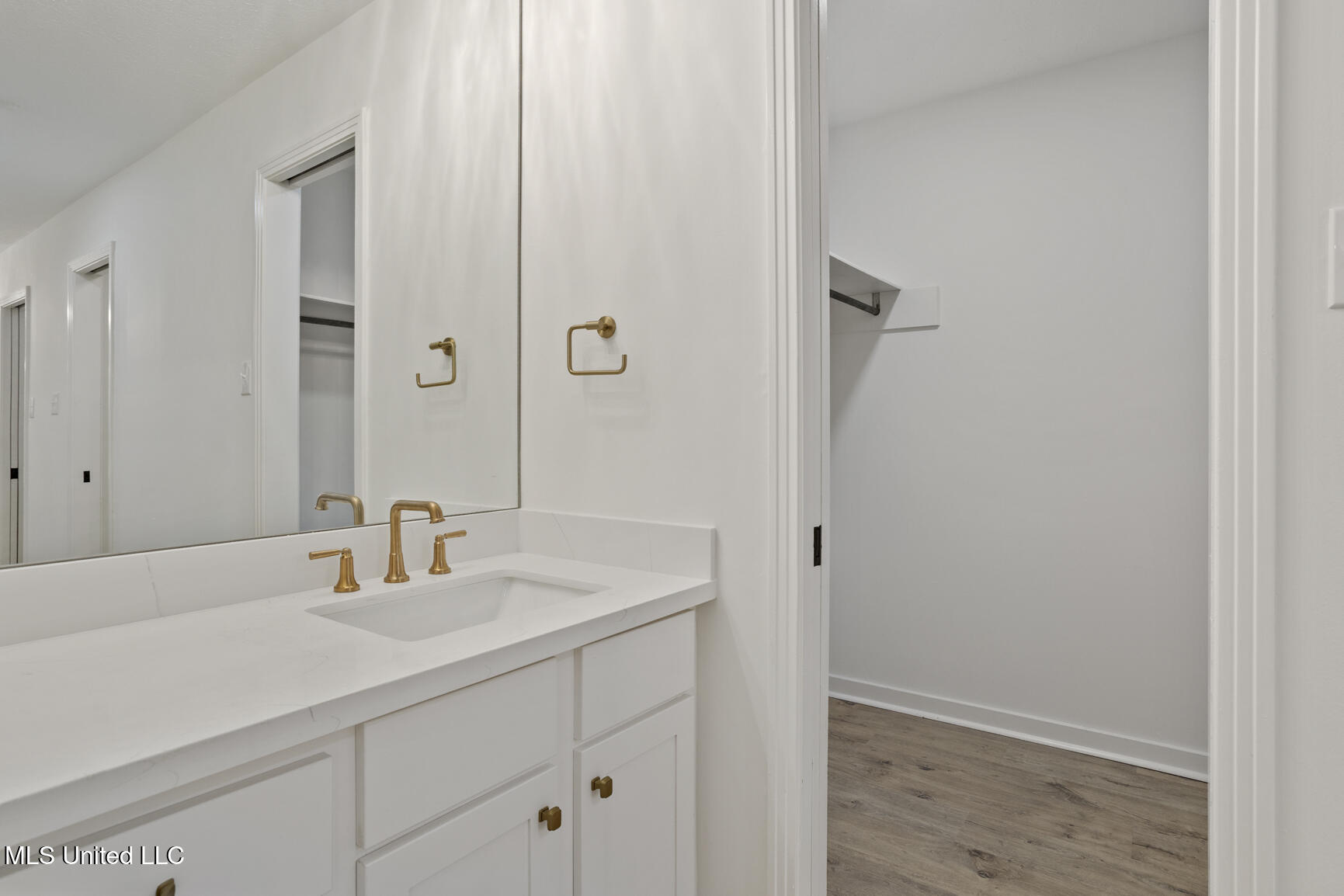 445 Armour Drive Property Photo 32