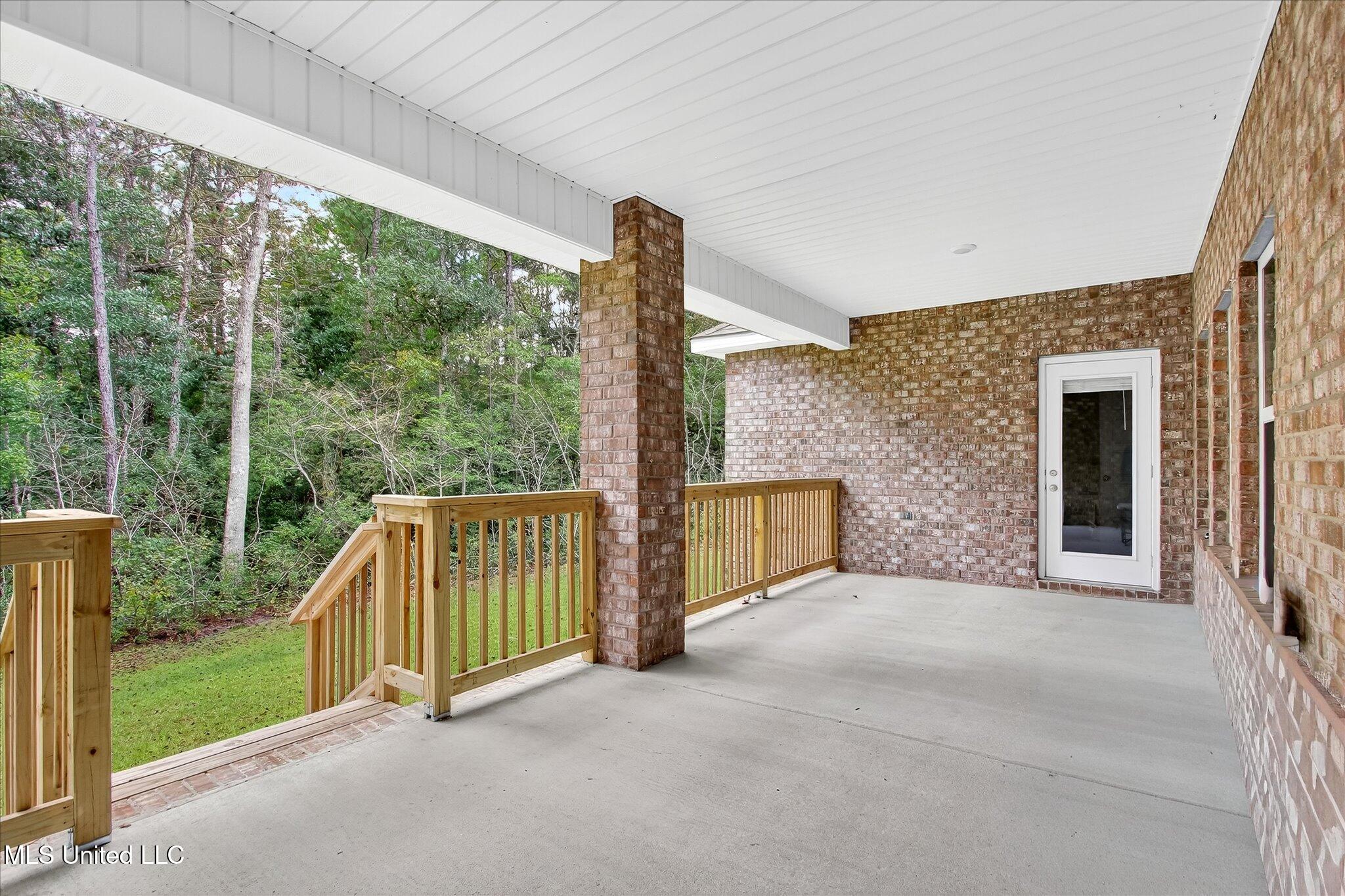 11705 Wakeland Court Property Photo 4