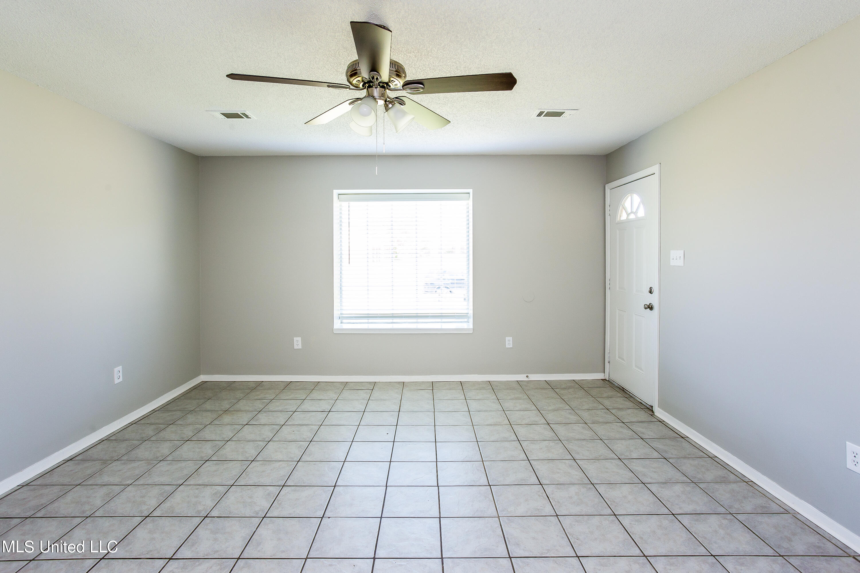 7437 Cliffwood Drive Property Photo 2