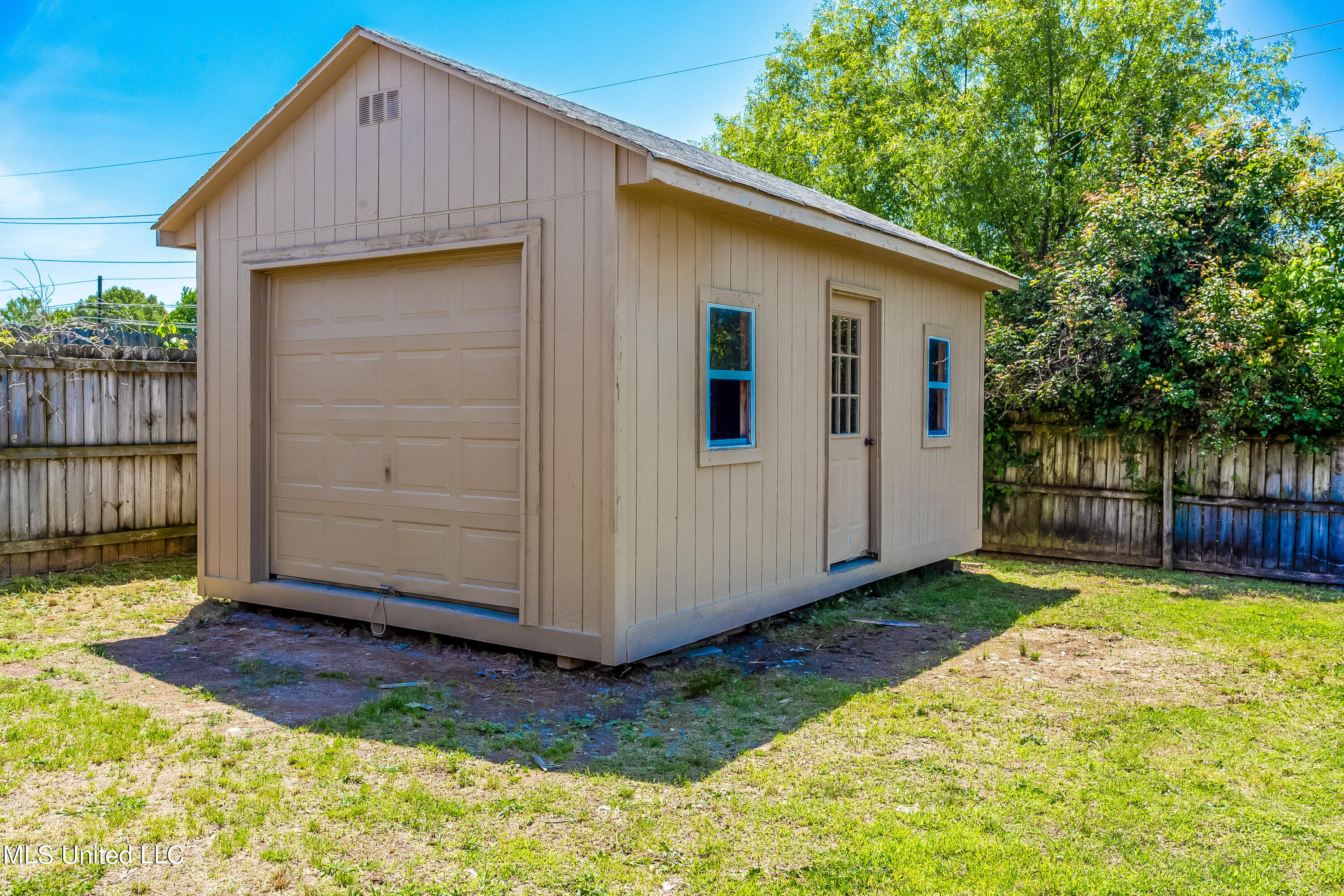 7437 Cliffwood Drive Property Photo 14