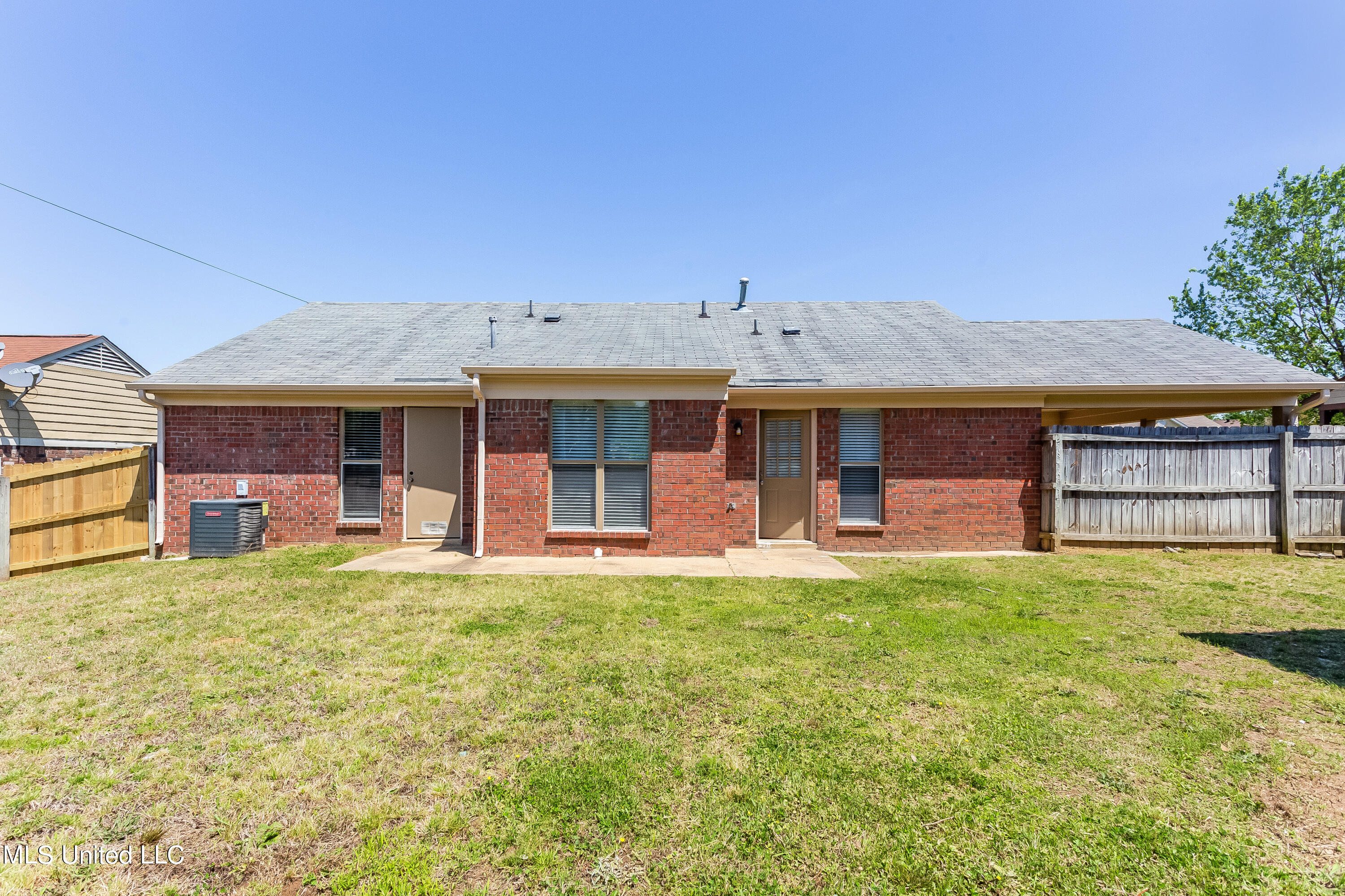 7437 Cliffwood Drive Property Photo 15