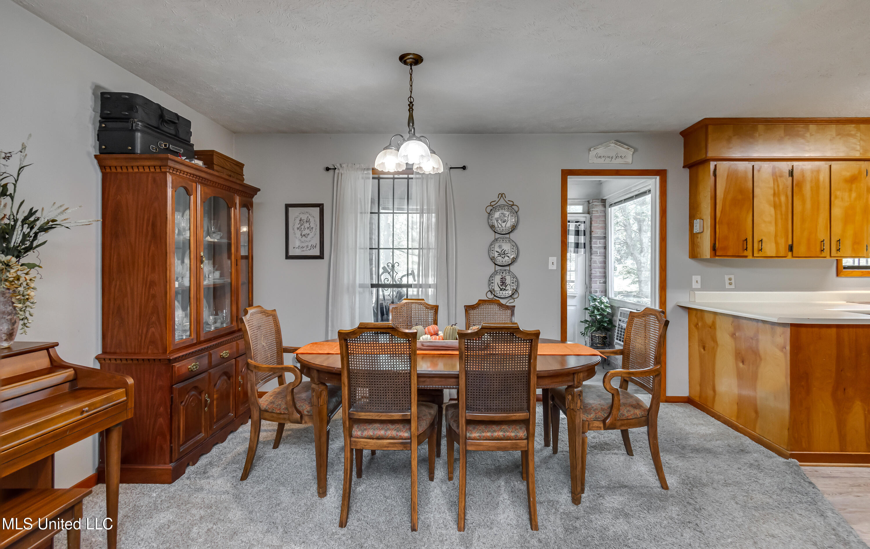 180 Alton Circle Property Photo 4