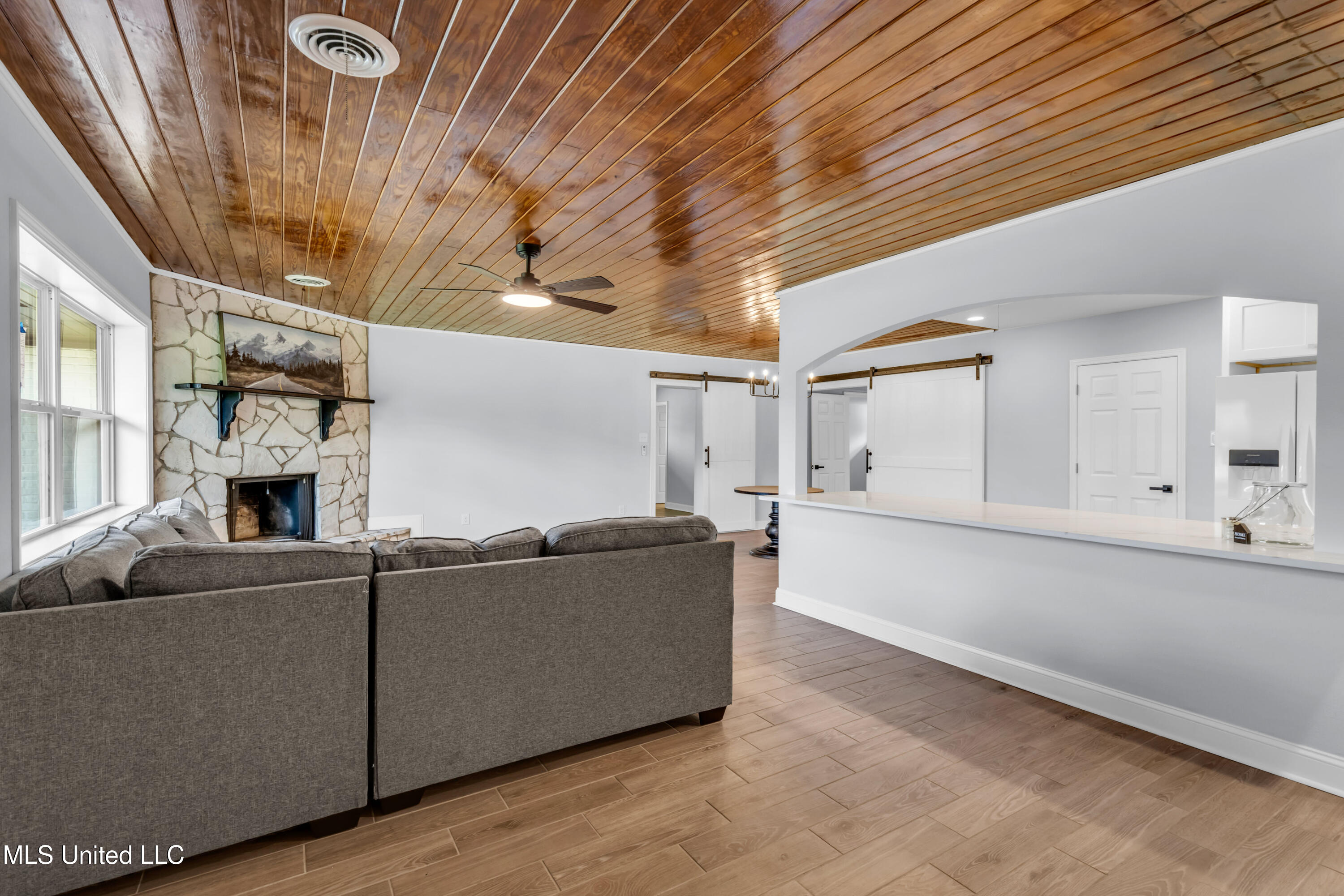 12330 Oaklawn Road Property Photo 3