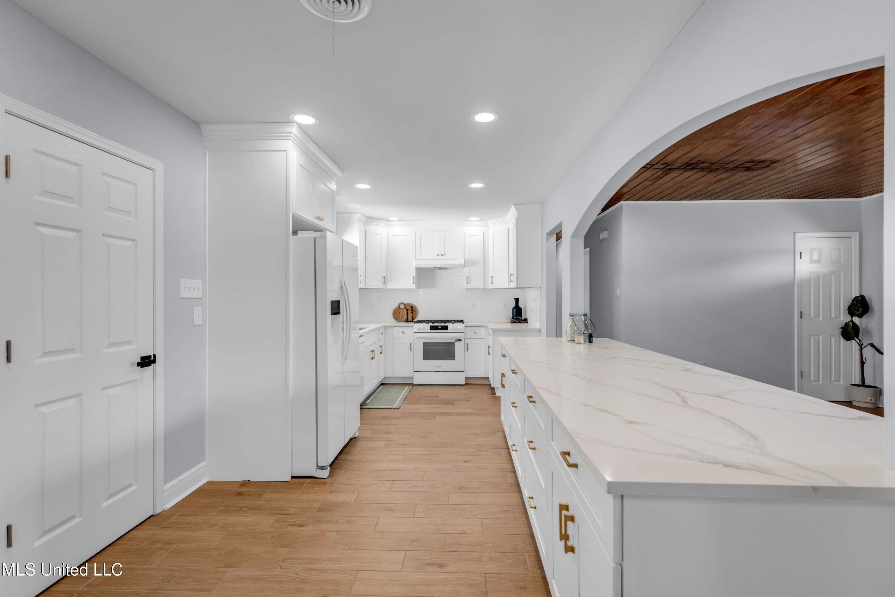 12330 Oaklawn Road Property Photo 9