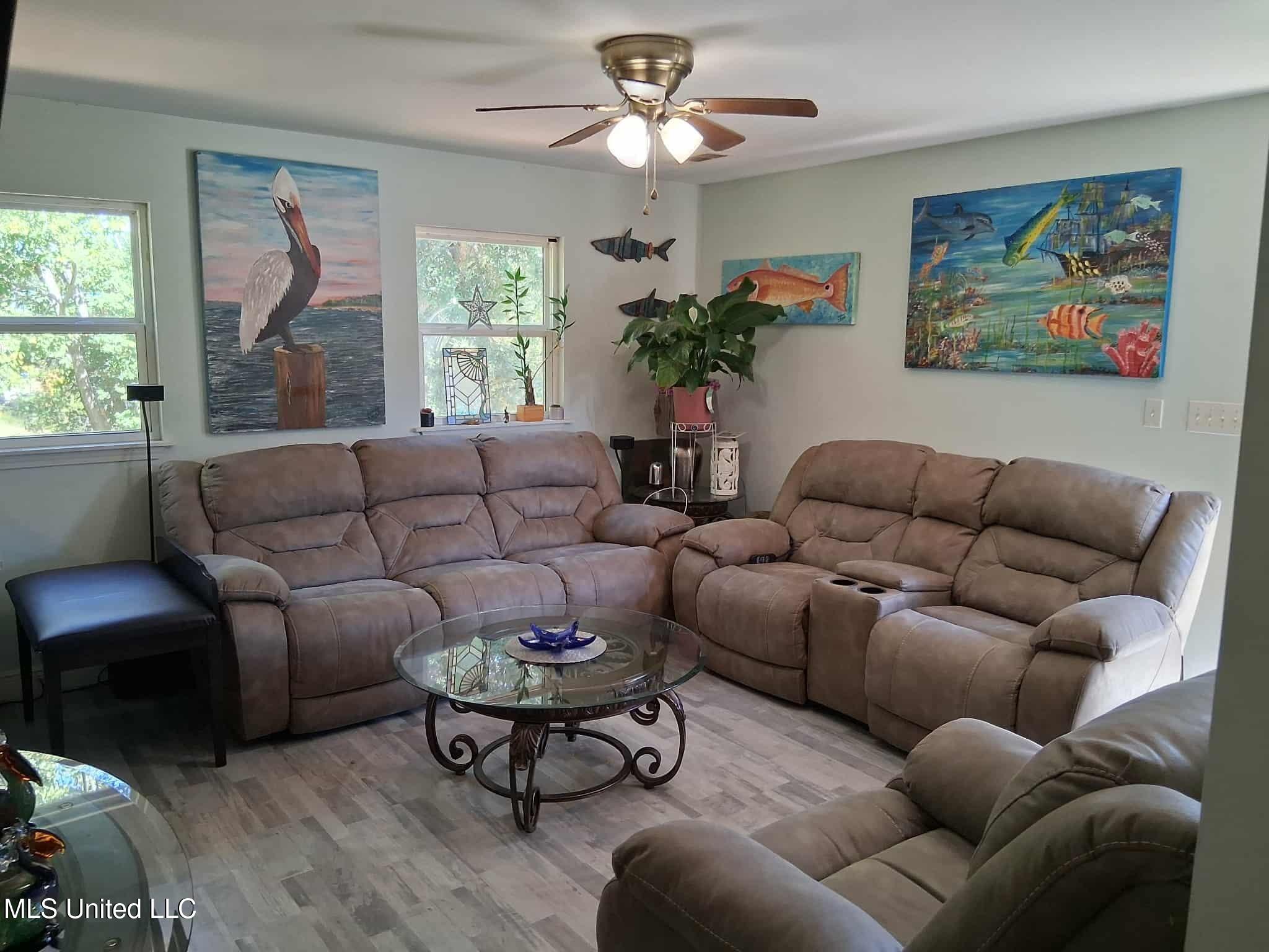 9035 Pine Drive Property Photo 7