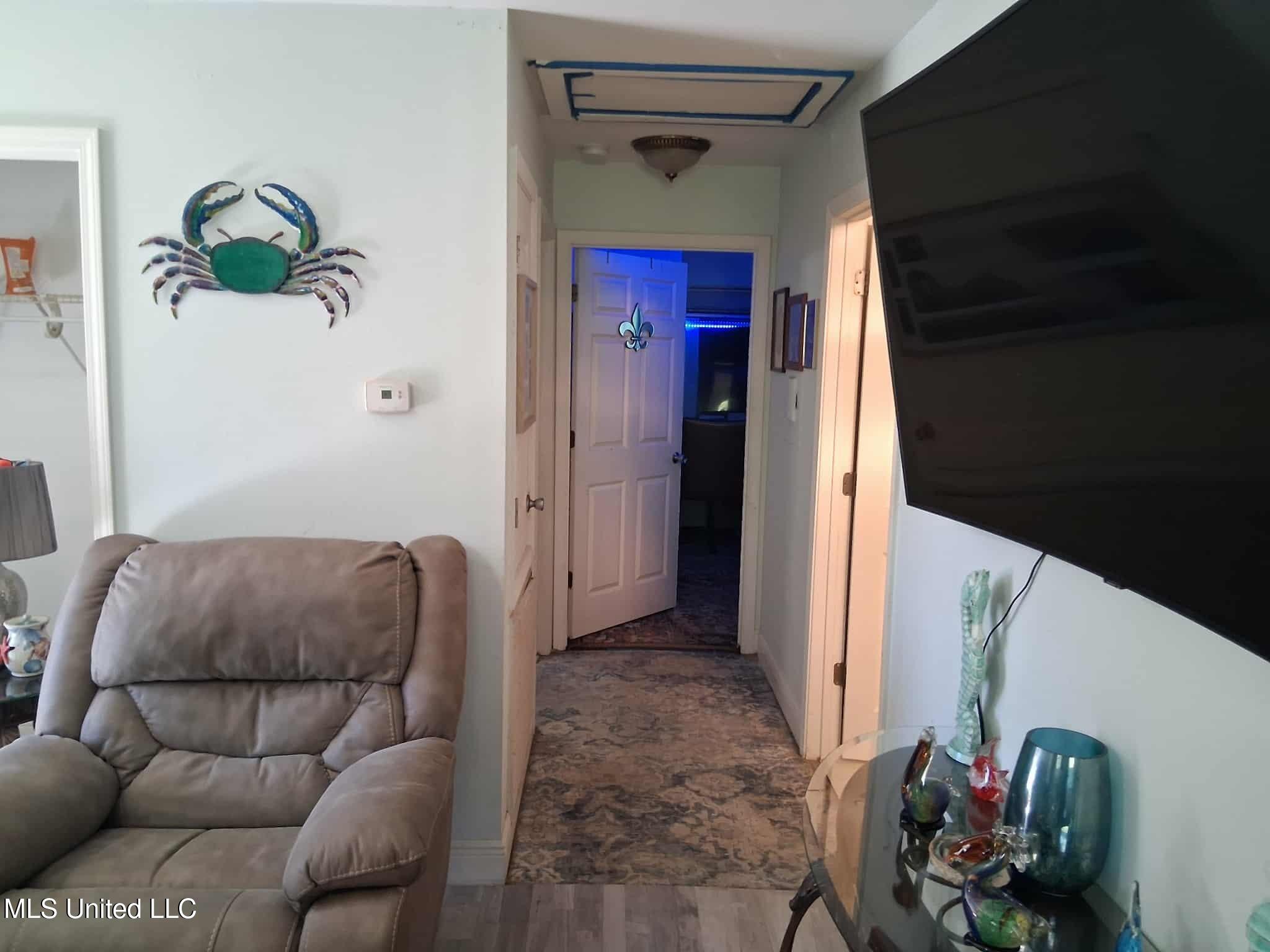 9035 Pine Drive Property Photo 11