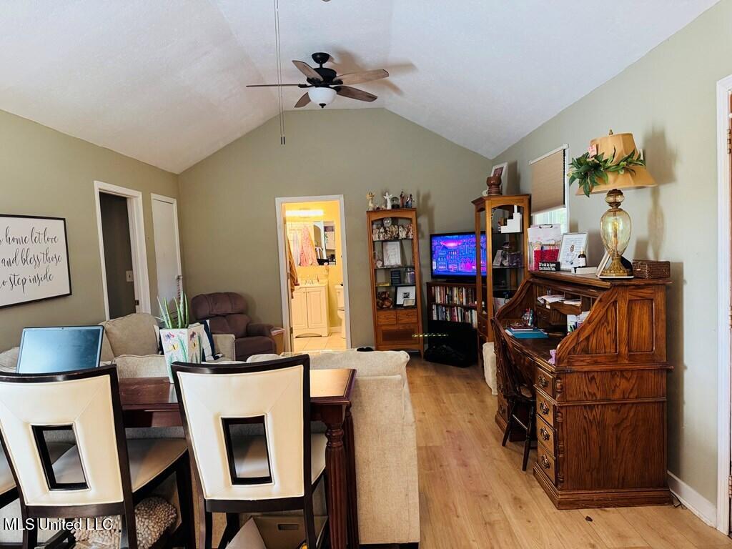 9 Rock Lane Property Photo 14