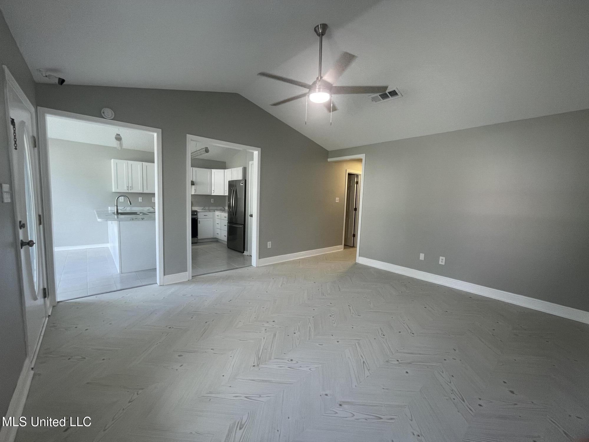 10604 E Bay Tree Drive Property Photo 4