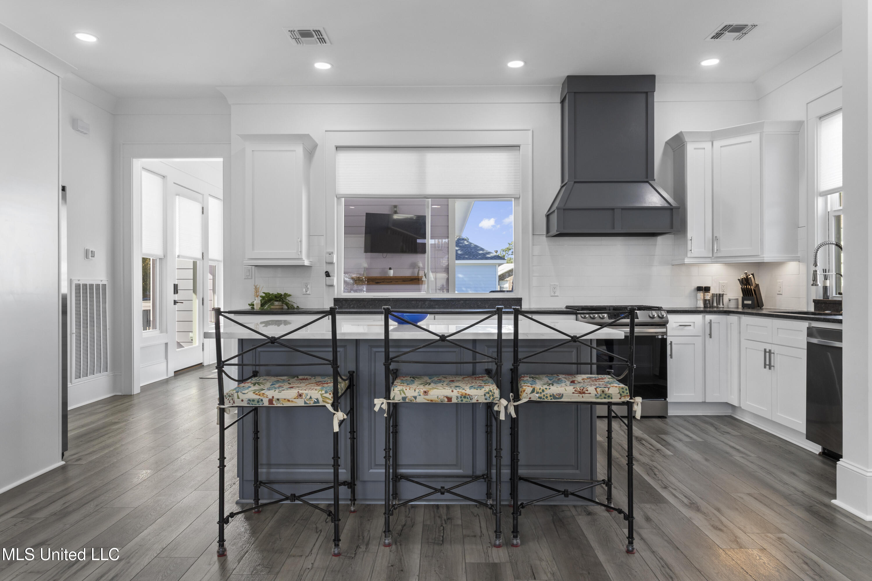 254 W Second Street Property Photo 15